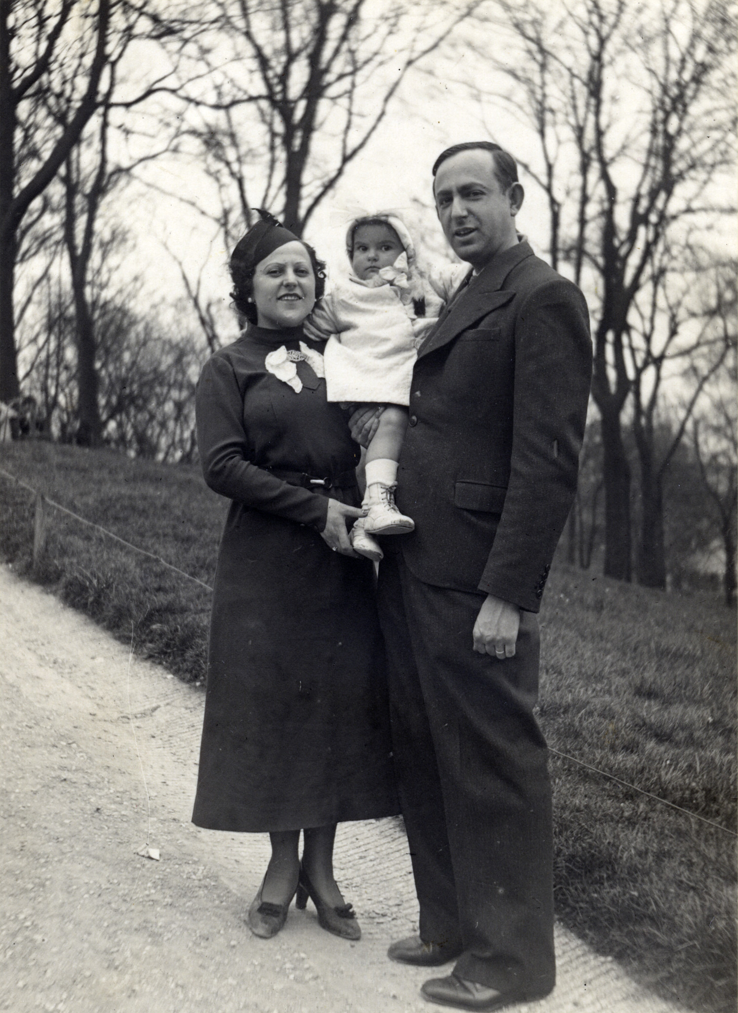 Ora with her parents, Etla and Yaakov in Metz, France.