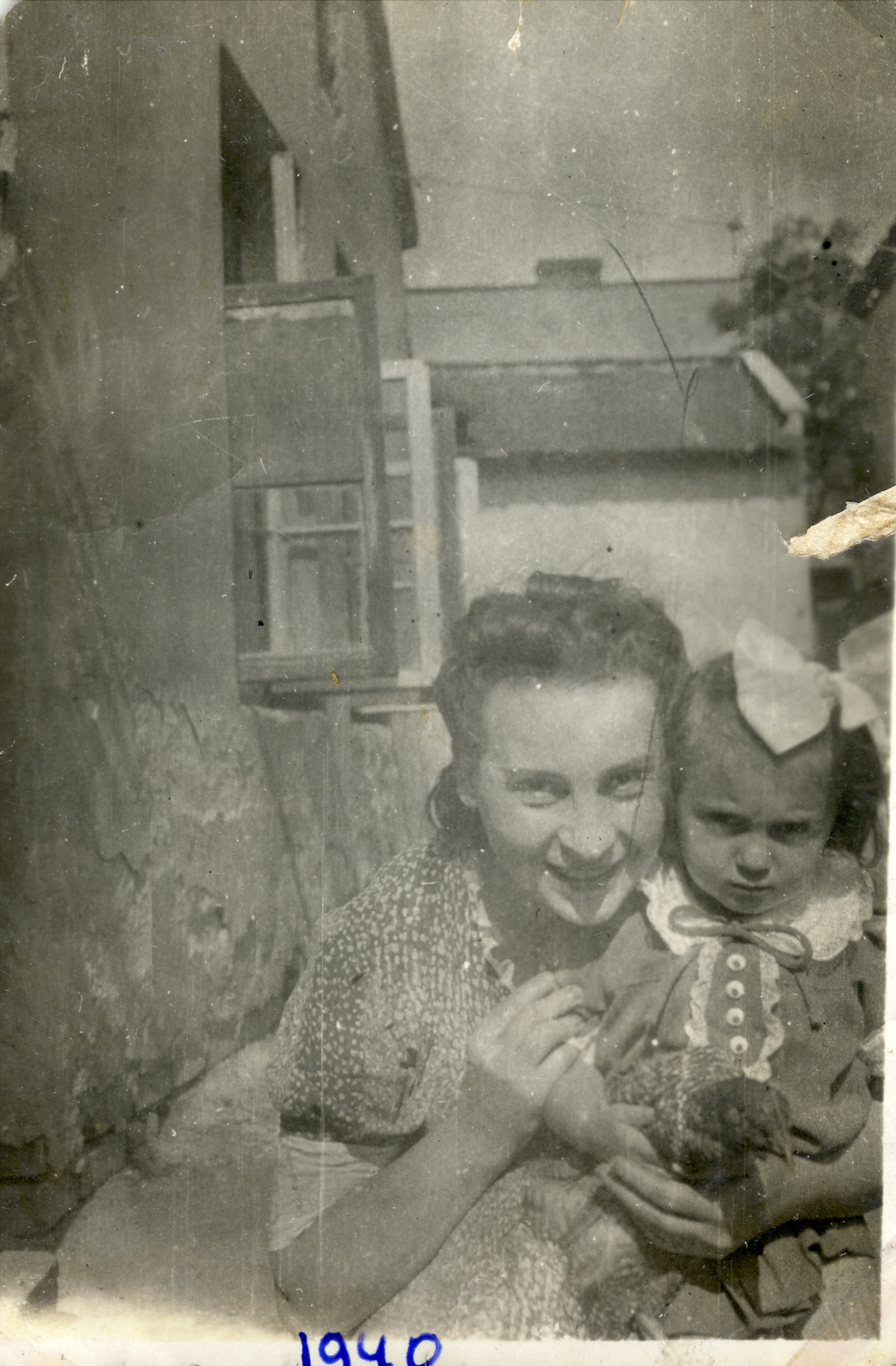 Adela Alterman and her daughter, Leah pose in Ostrowiec prior to going into hiding