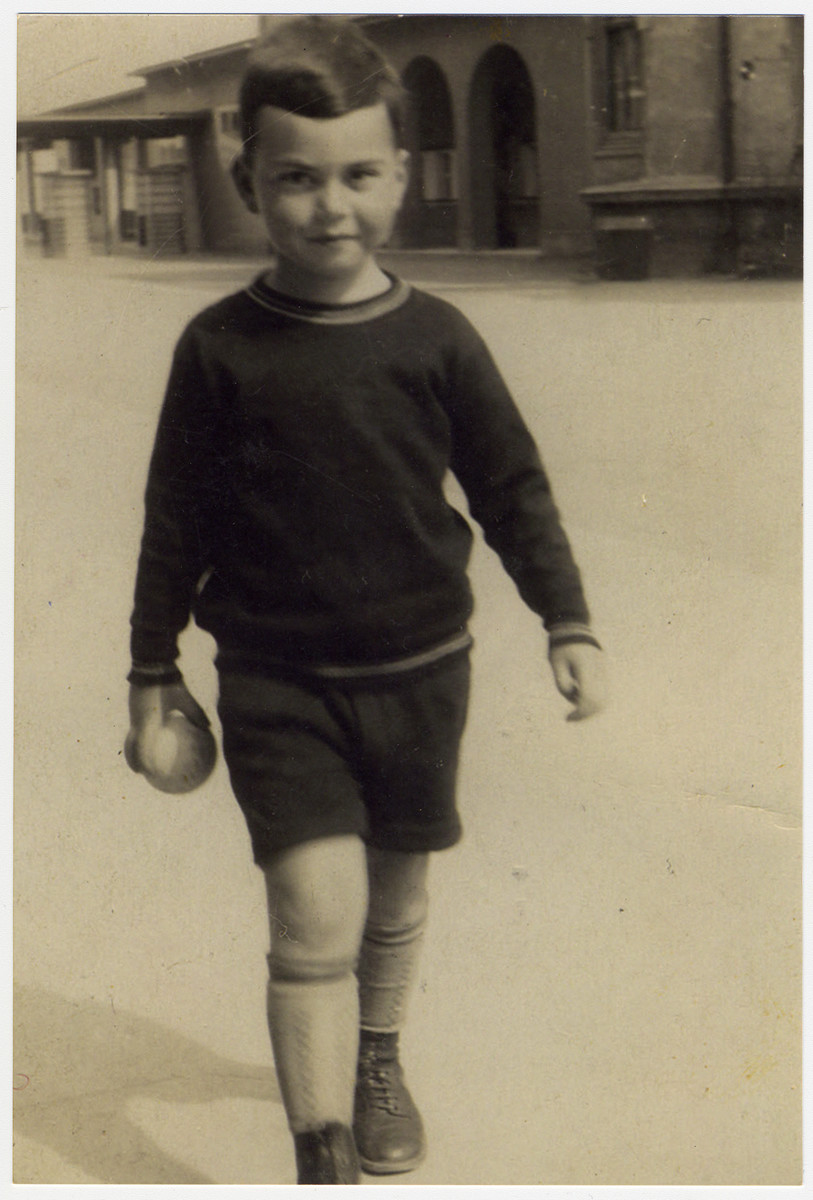 Portrait of Julius Menn on a street, probably in Danzig, Poland.