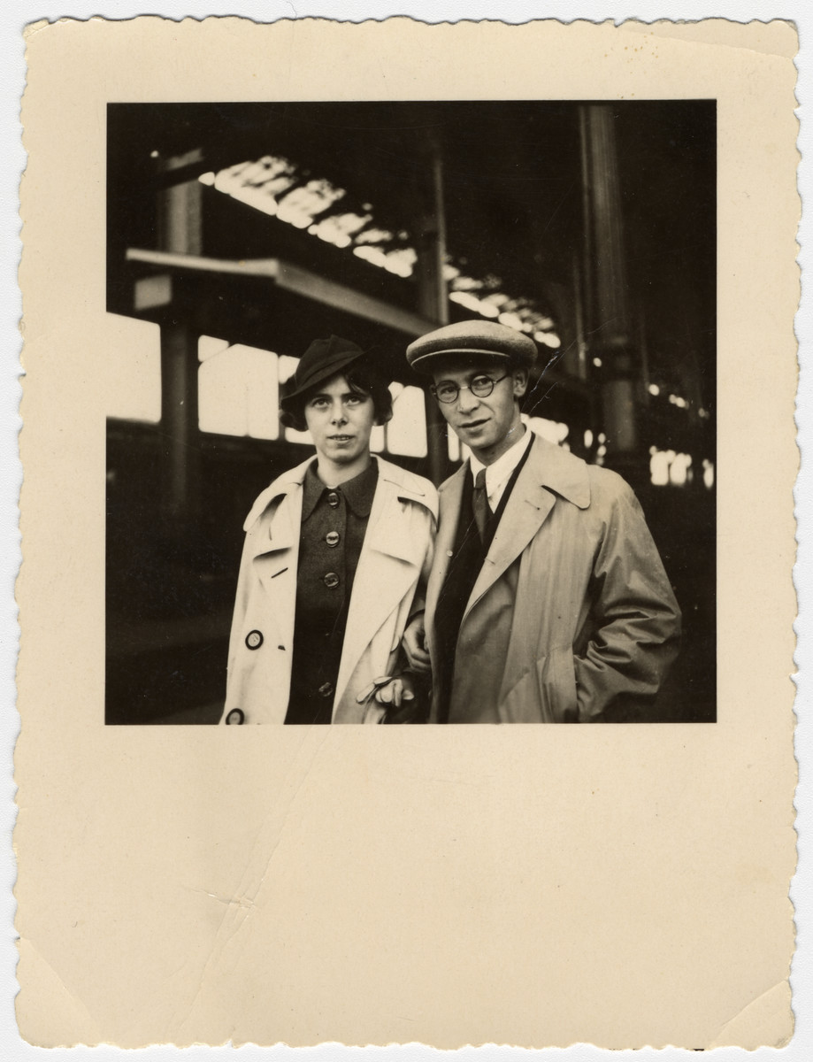 Walter and Paula (nee Kalberman) Kahn pose in the Mannheim train station.

They later moved to Israel.