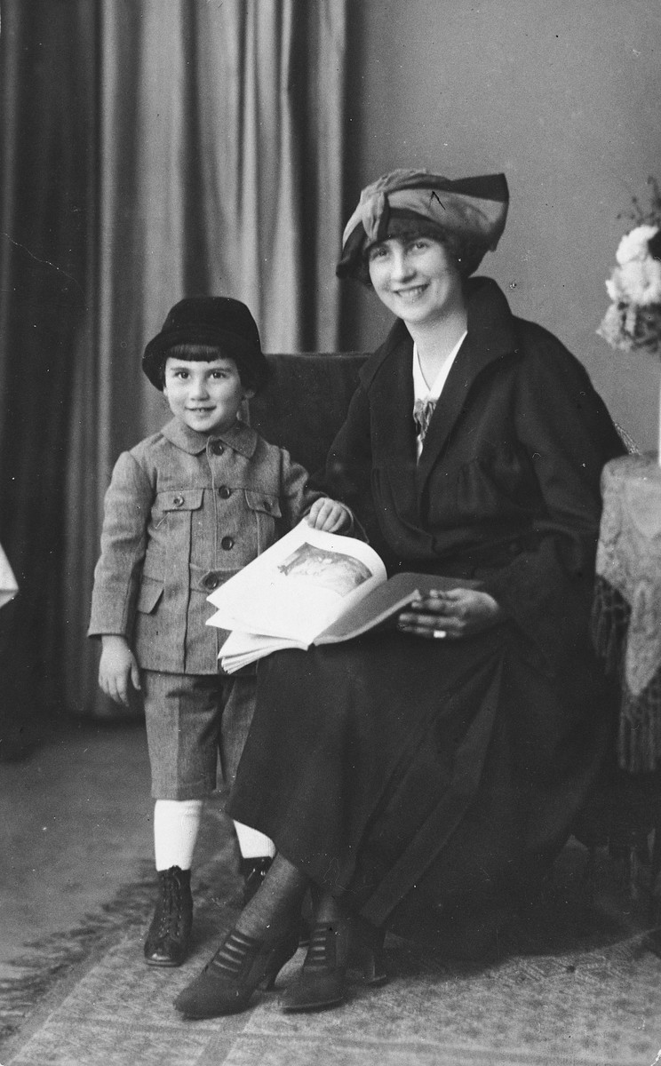 Studio portrait of Jenny and Kurt Porges, a Jewish family in Austria.