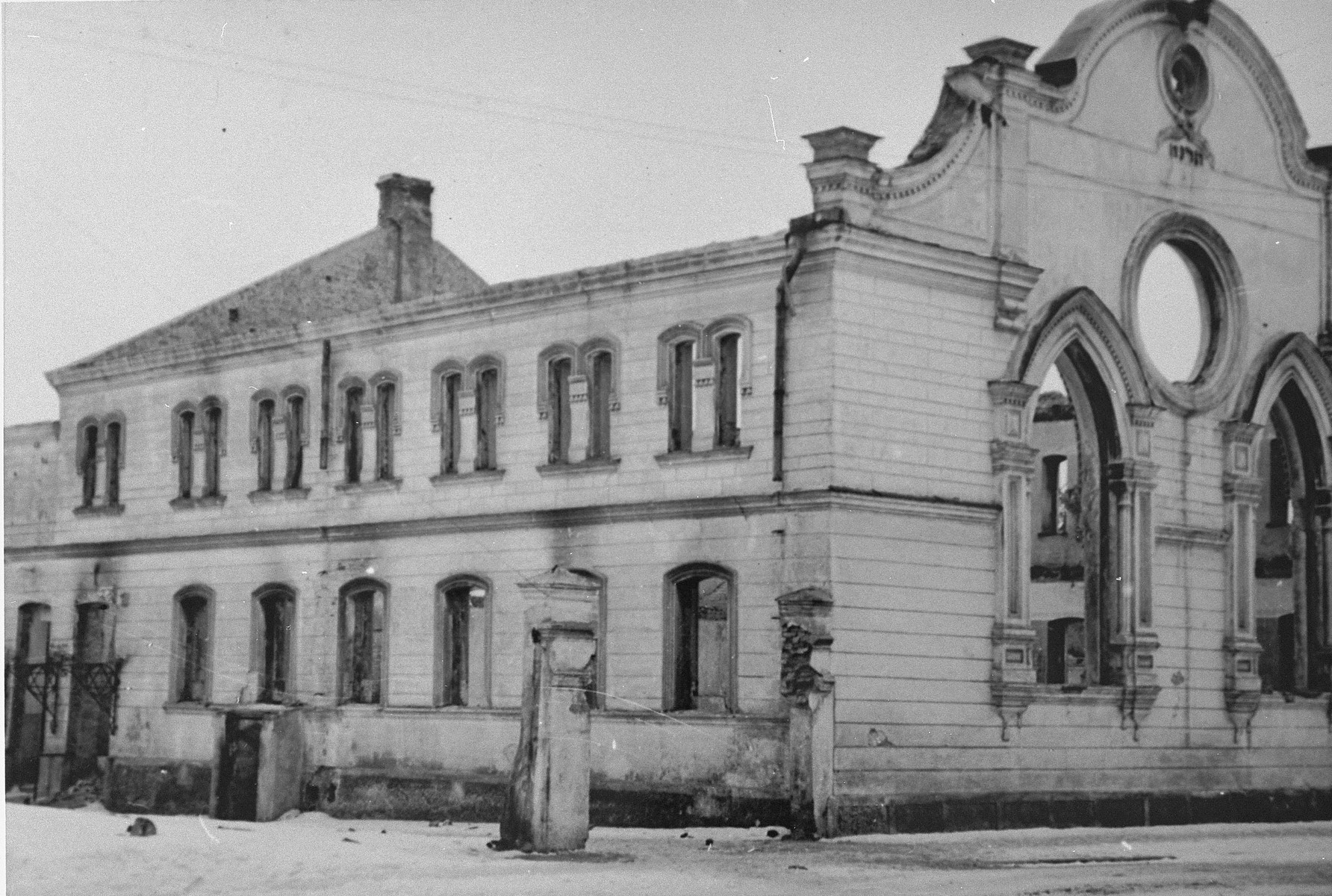 Destroyed synagogue in Kovno.