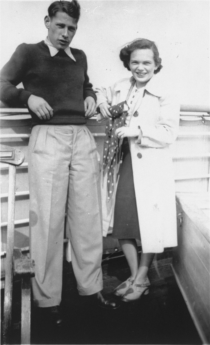 Ilse Karliner and Fritz Buff pose on the deck of the MS St. Louis.