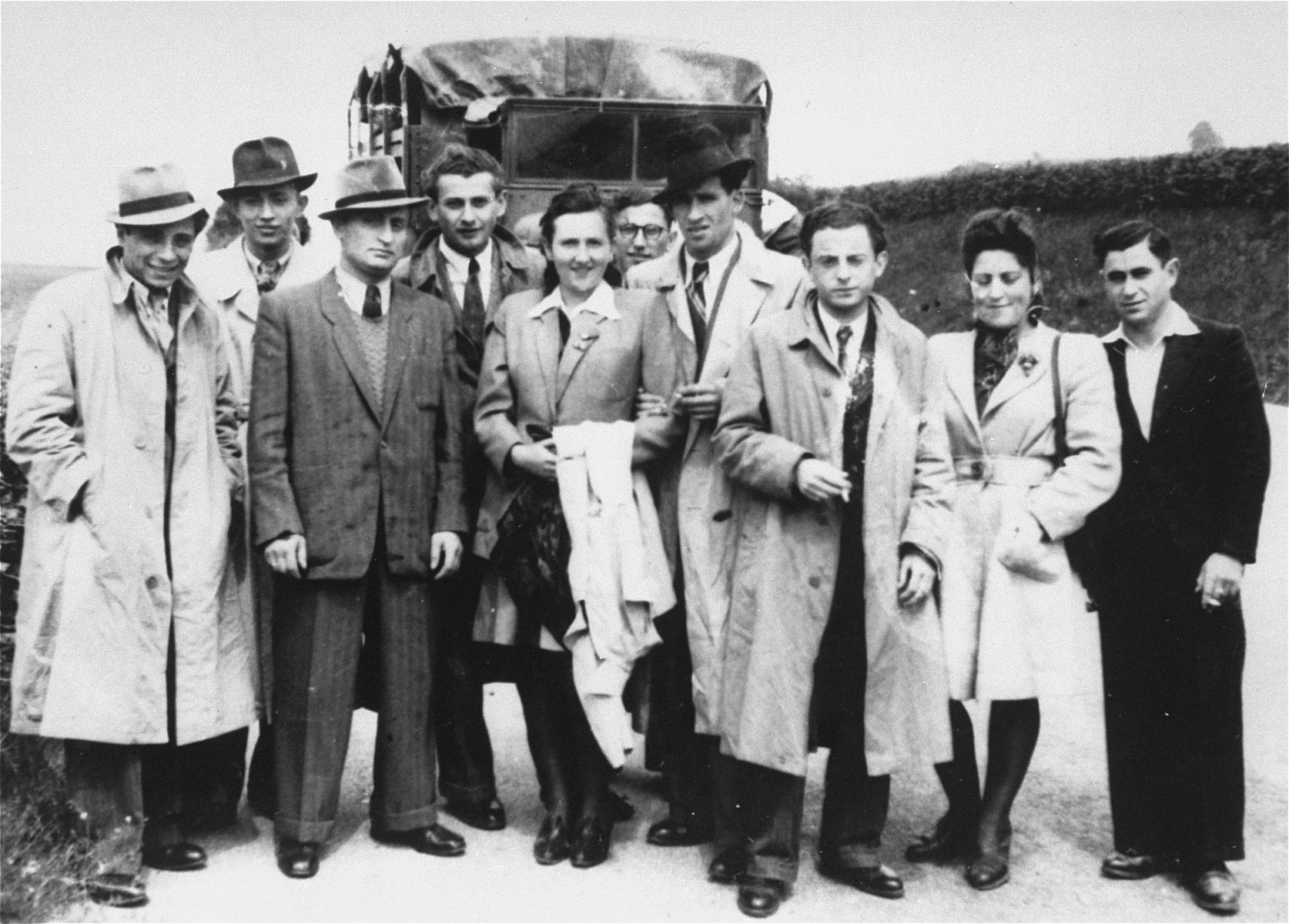 Group portrait of Jewish DPs from the Foehrenwald displaced persons camp on an excursion to Garmisch.

Among those pictured is Pinhas Kirszenblat (third from the right) and Cima Zalcberk (second from the right).