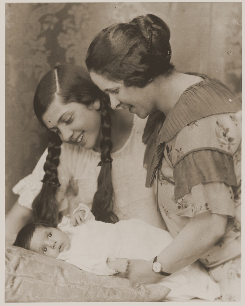 Lore Gotthelf, as an infant, with her mother, Gertrud, and half-sister, Friedel.