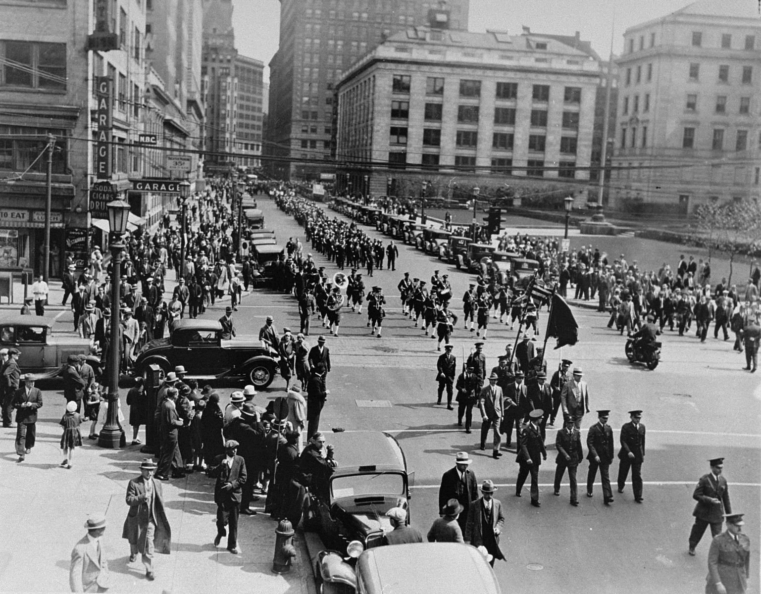Marchers parade through the streets of Cleveland to protest against the Nazi persecution of German Jews.

The march was followed by a mass meeting at Public Hall in which 10,000 people took part.