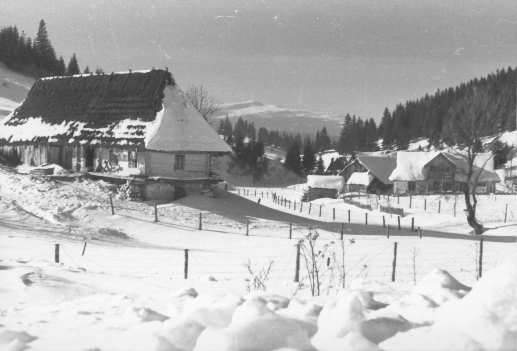 View of the quarters of Hungarian-Jewish Labor Company 108/57 at Sianki.