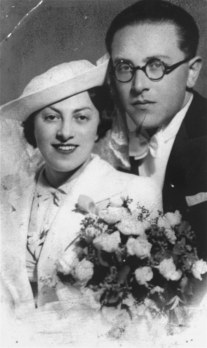 Wedding portrait of Nethanela Weisberg and Reuben Schwartzwald.

Both perished in the Holocaust.