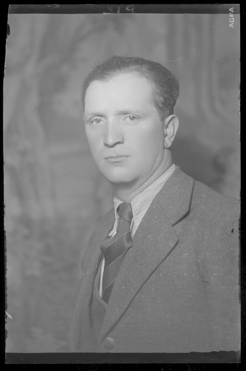 Studio portrait of Jeno Berkovits