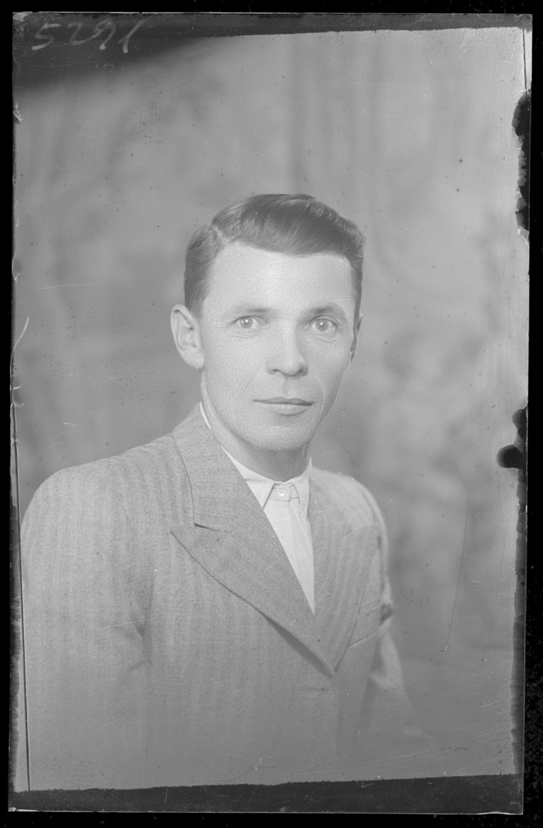 Studio portrait of W.J. Feldman.