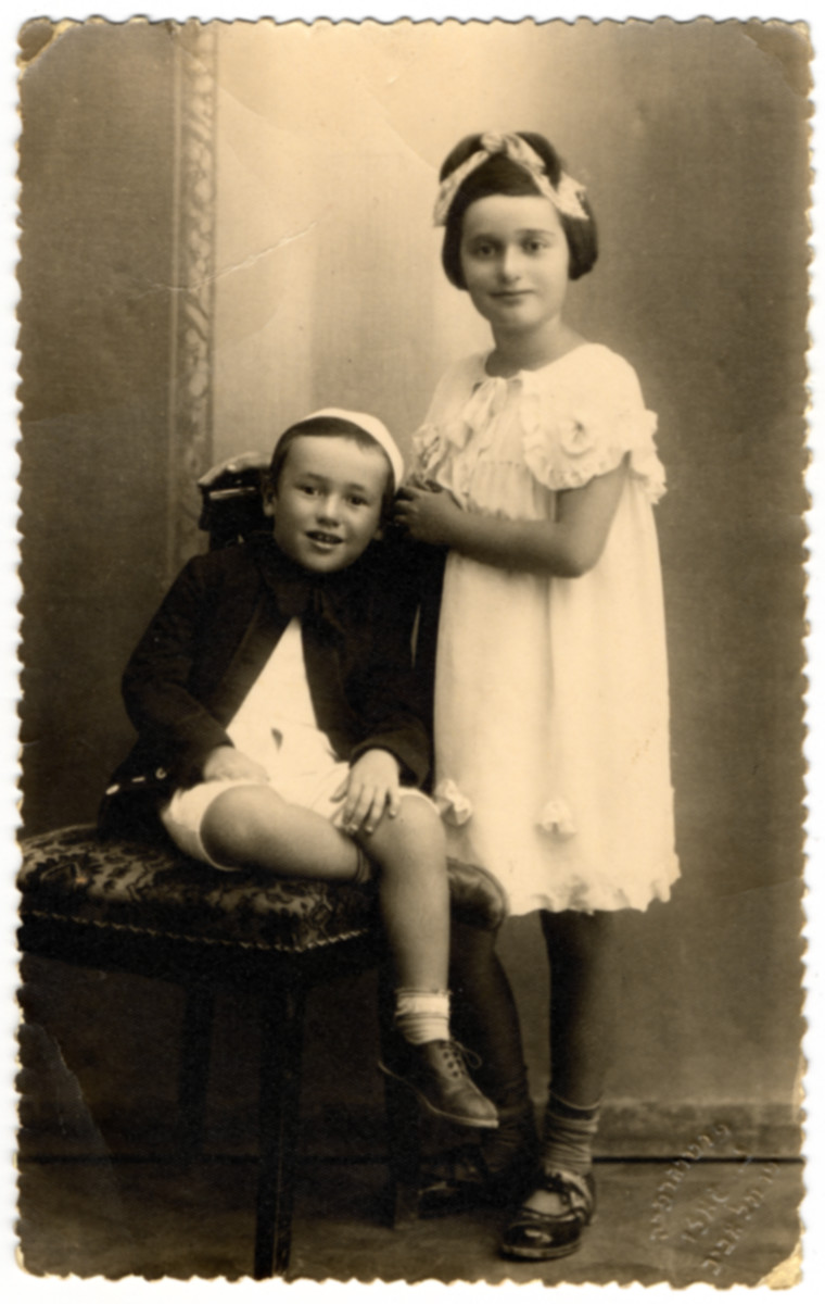 Studio portrait of Hadassa and Shalom Ber Schneerson.