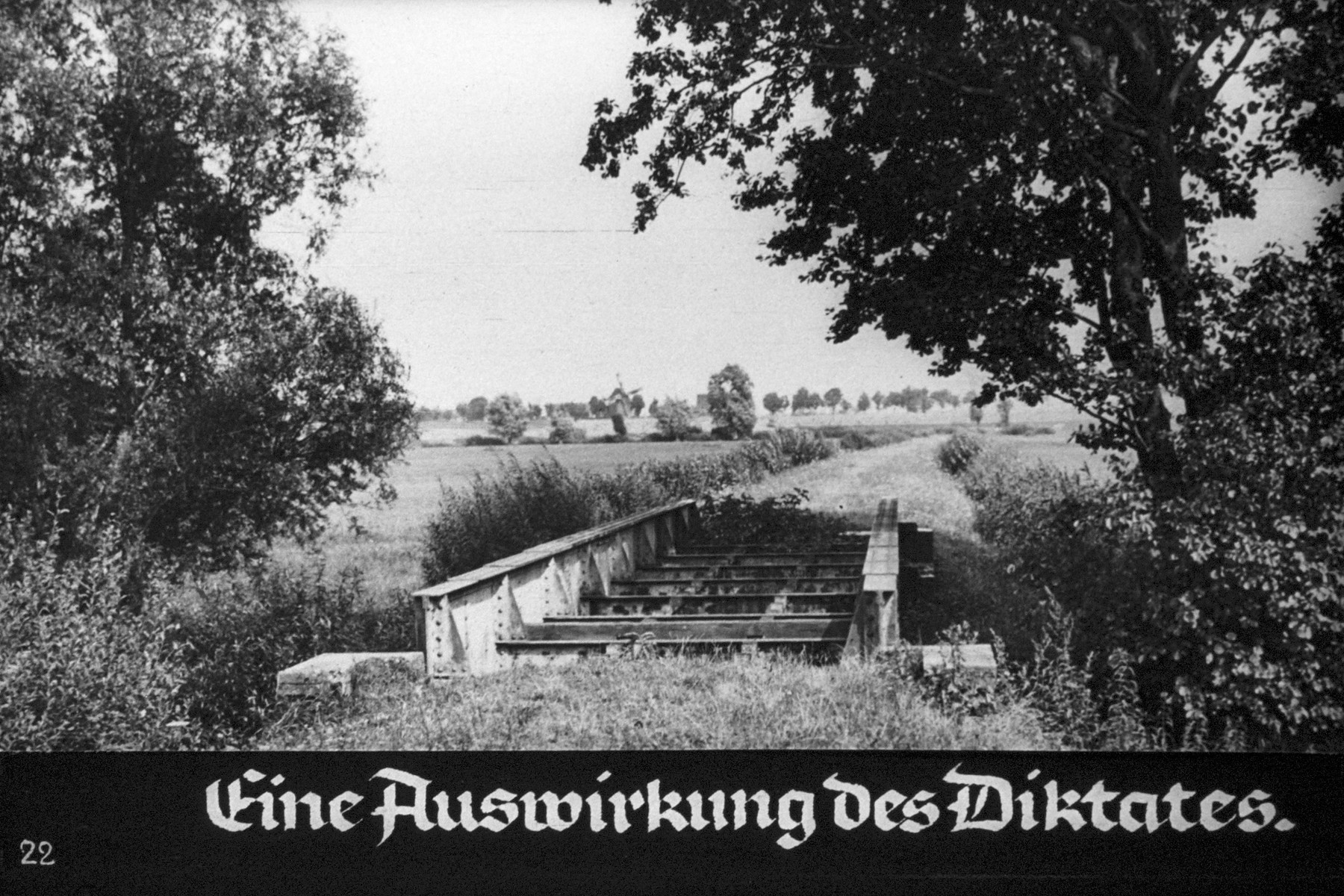 23rd Nazi propaganda slide from Hitler Youth educational material titled "Border Land Upper Silesia."

Eine Auswirkung des Diktates.
//
One effect of the edict.