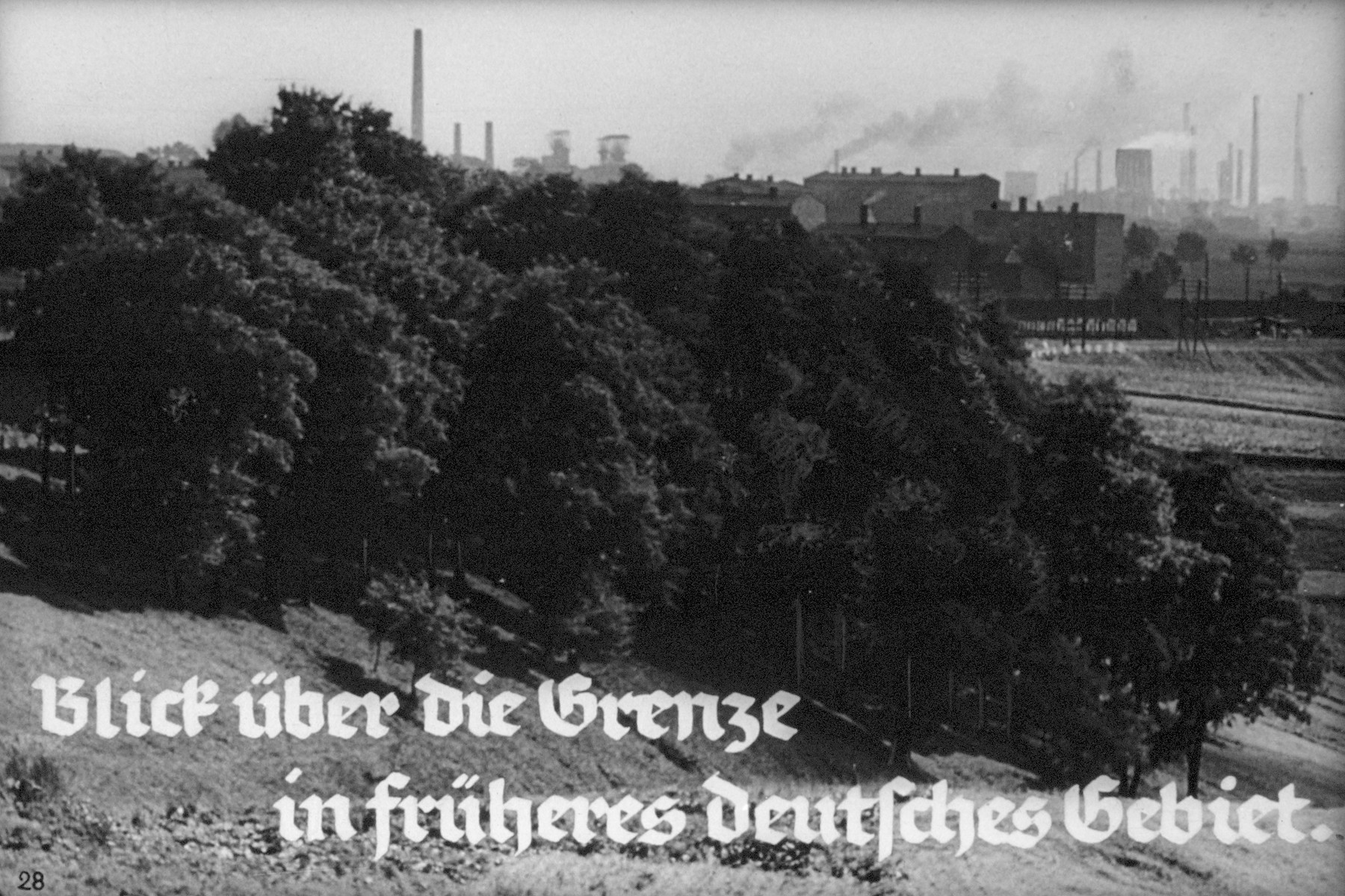 29th Nazi propaganda slide from Hitler Youth educational material titled "Border Land Upper Silesia."

Blick über die Grenze in früheres deutschs Gebiet.
//
Look across the border to early German territory.