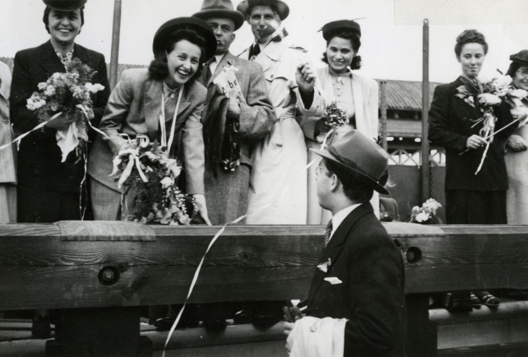 Idit Scheirmeister and Jeanne Levitan return to Denmark from Sweden with family members.