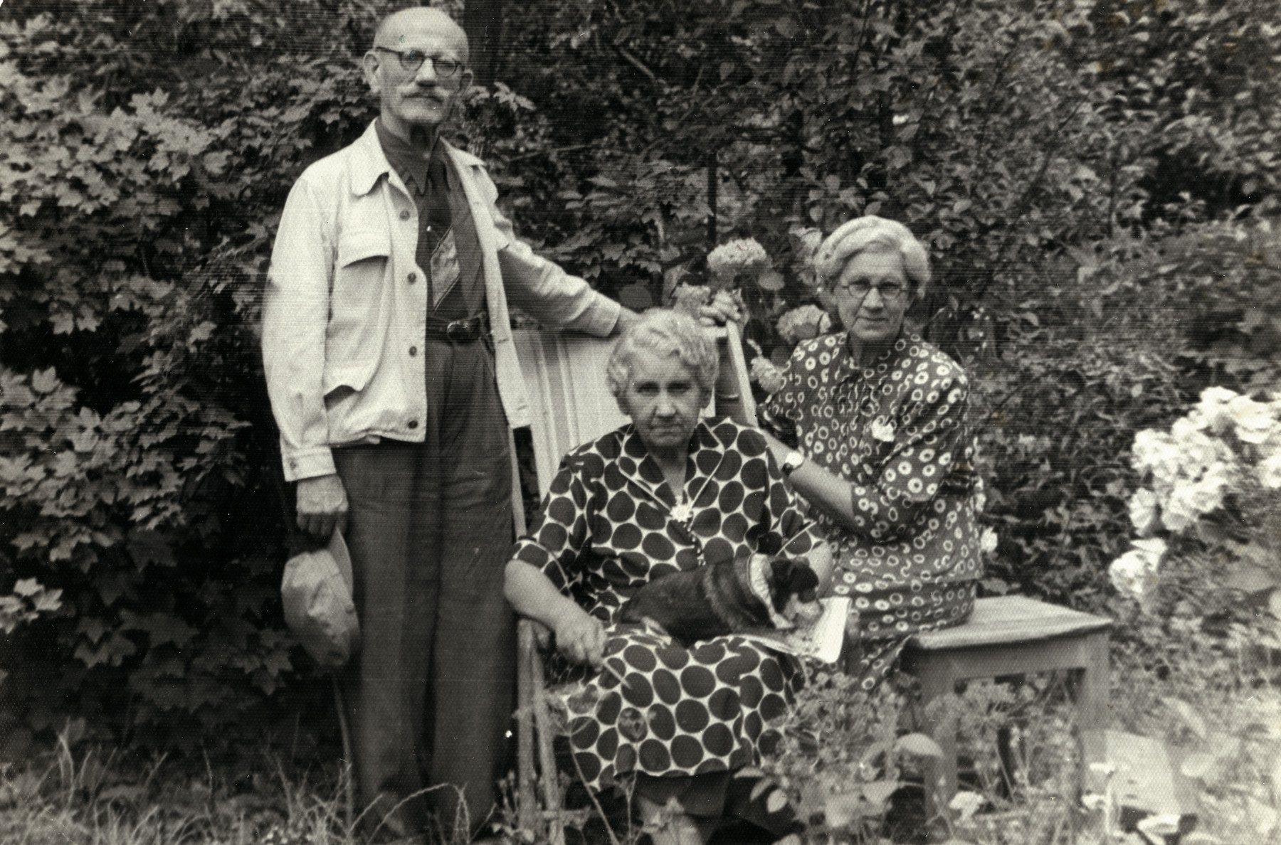 Family of rescuer family Stanislaw Weikart.