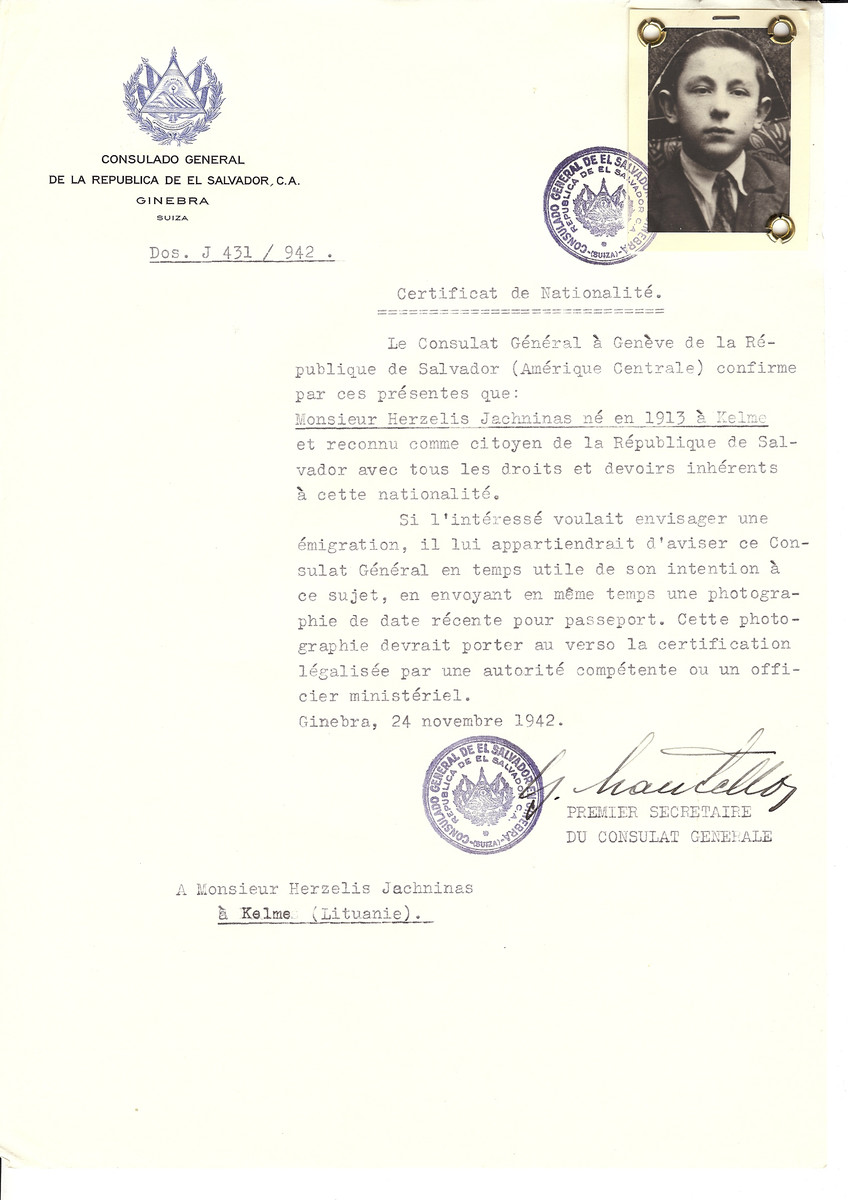 Unauthorized Salvadoran citizenship certificate made out to Herzelis Jachninas (b. 1913 in Kelme) by George Mandel-Mantello, First Secretary of the Salvadoran Consulate in Geneva and sent to him Kelme.