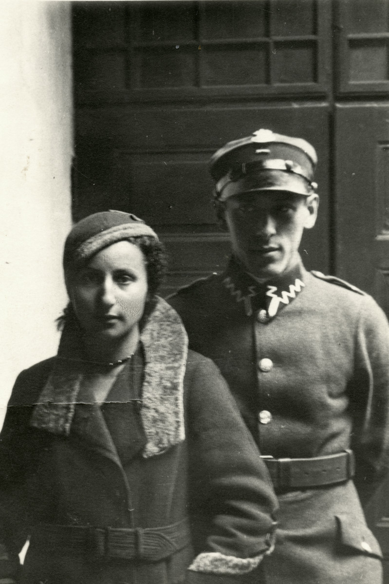 Emil Goldberg in his Polish Army uniform poses with his future wife Elze Steuer