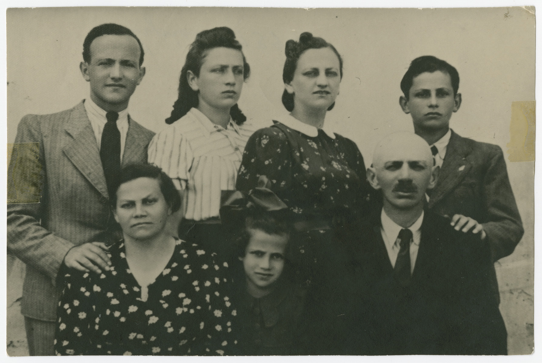 Prewar portrait of the Glucksman family.
