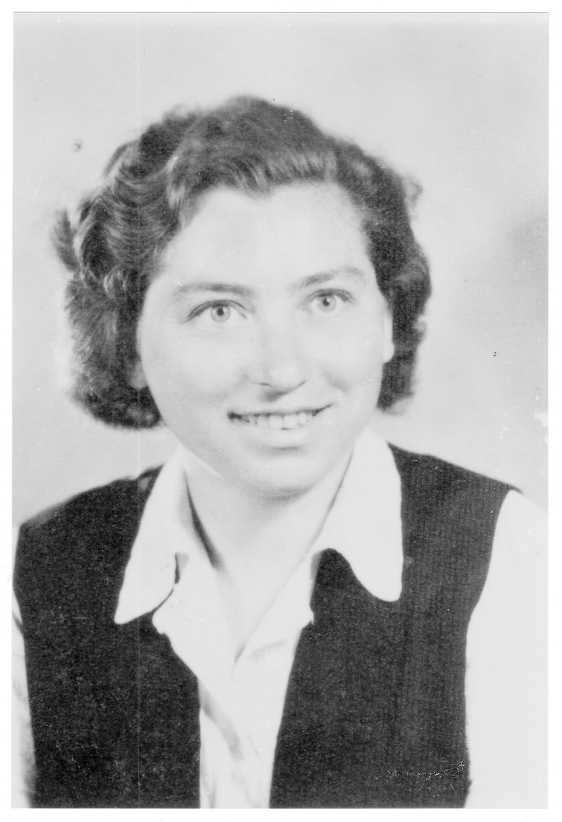 Portrait of Zsuzsa Miklos (later Sarah Kohavi), a member of the Hungarian Zionist youth resistance organization.
