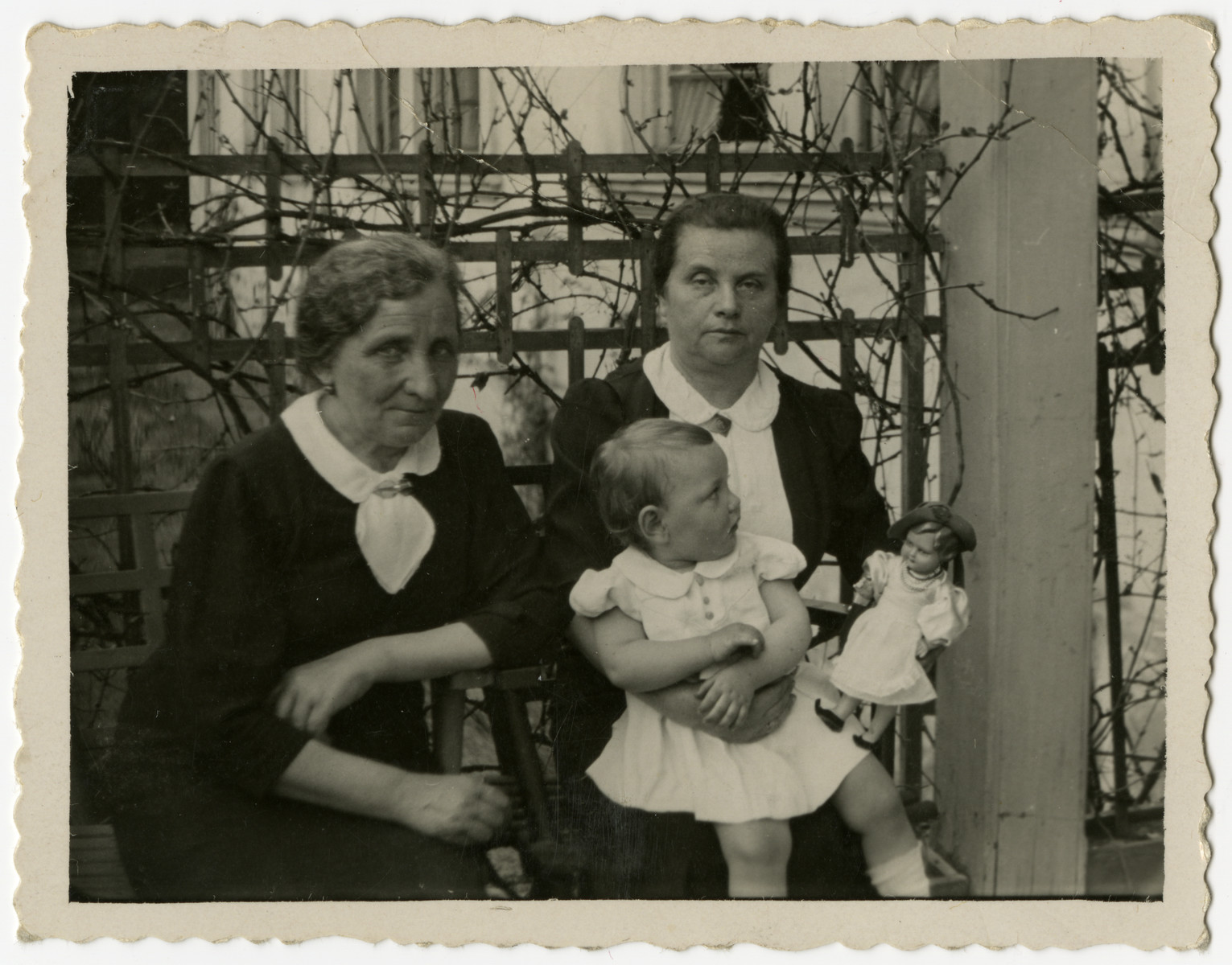 Helen Sznajderman poses with her two grandmothers.

From left to right are Regina Szymin, Helen and Chana Sznajderman.