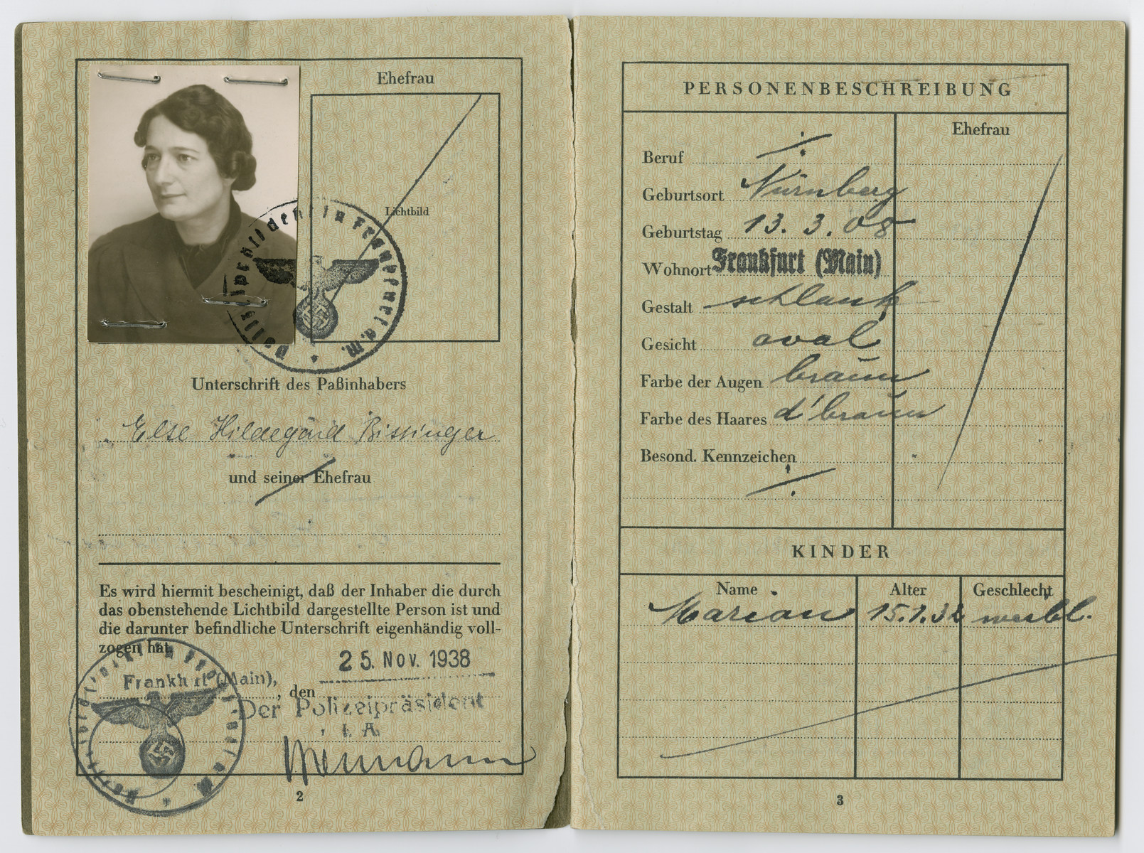 Passport issued to Else Hildegard Bissinger (mother of the donor).