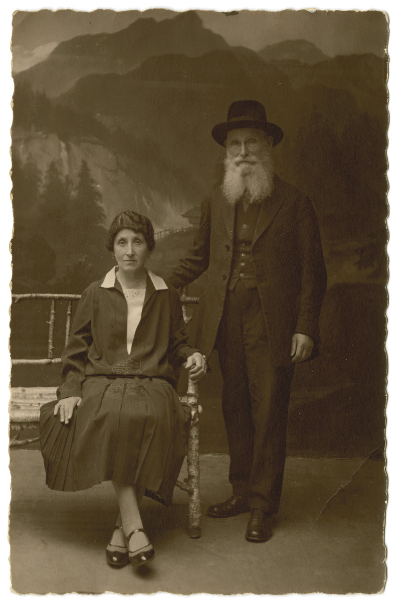 Studio portrait of Gerson and Sophie Landman, grandparents of the donor; both later perished during the Holocaust.