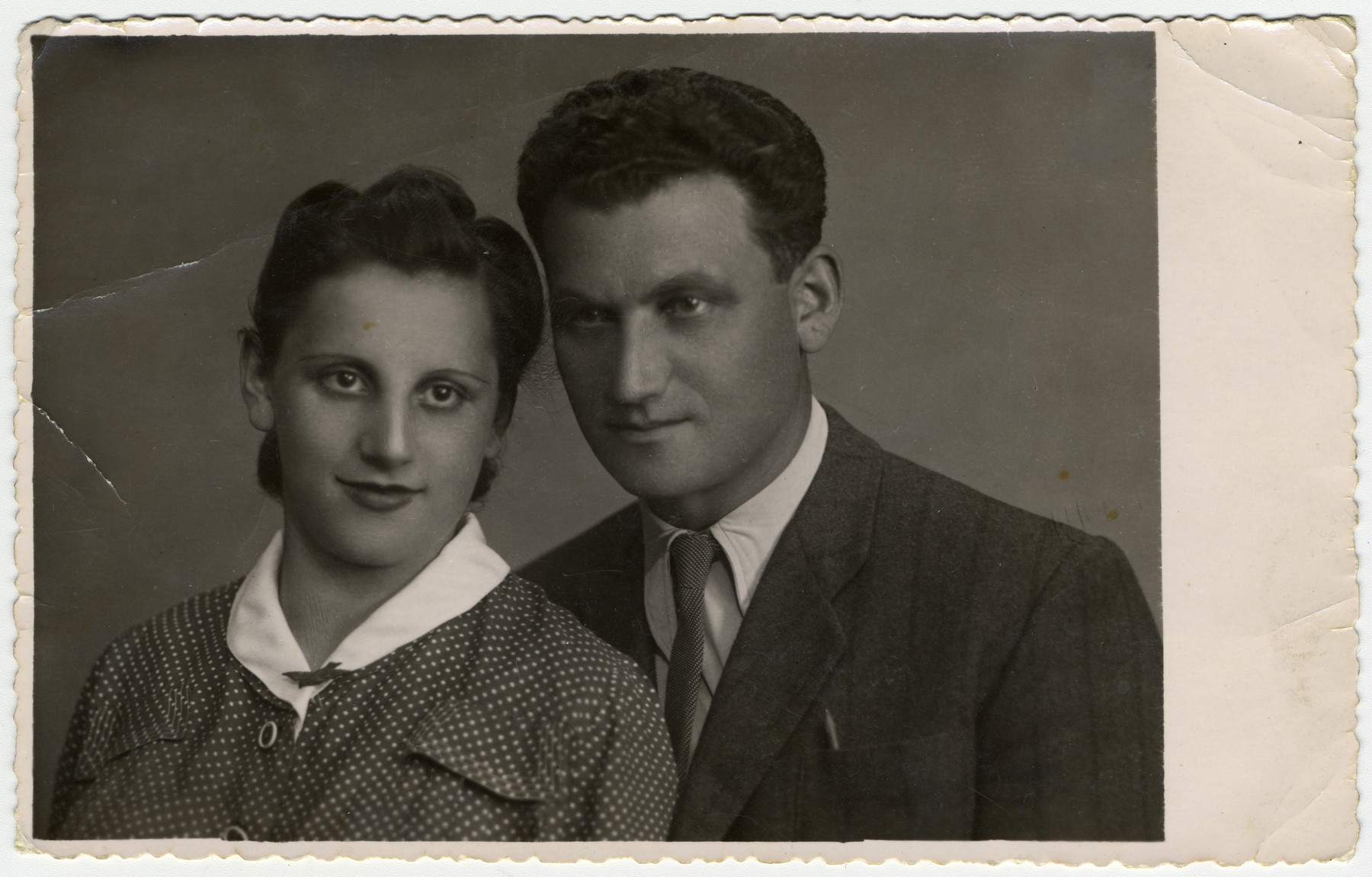 Studio portrait of Tuvia and Lilke Bielski.