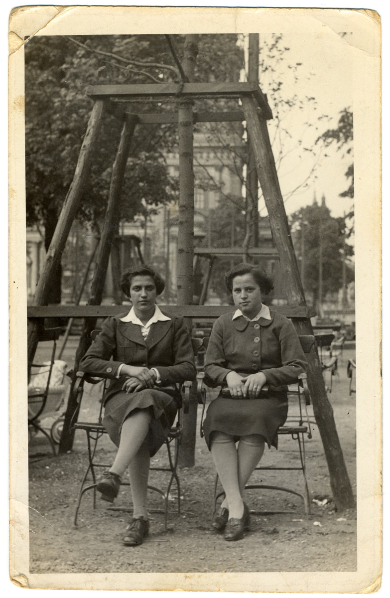 Two Jewish teenage girls sit in a park in Berlin.

Pictured are Hannale Goldemann and Dora Feinzack.