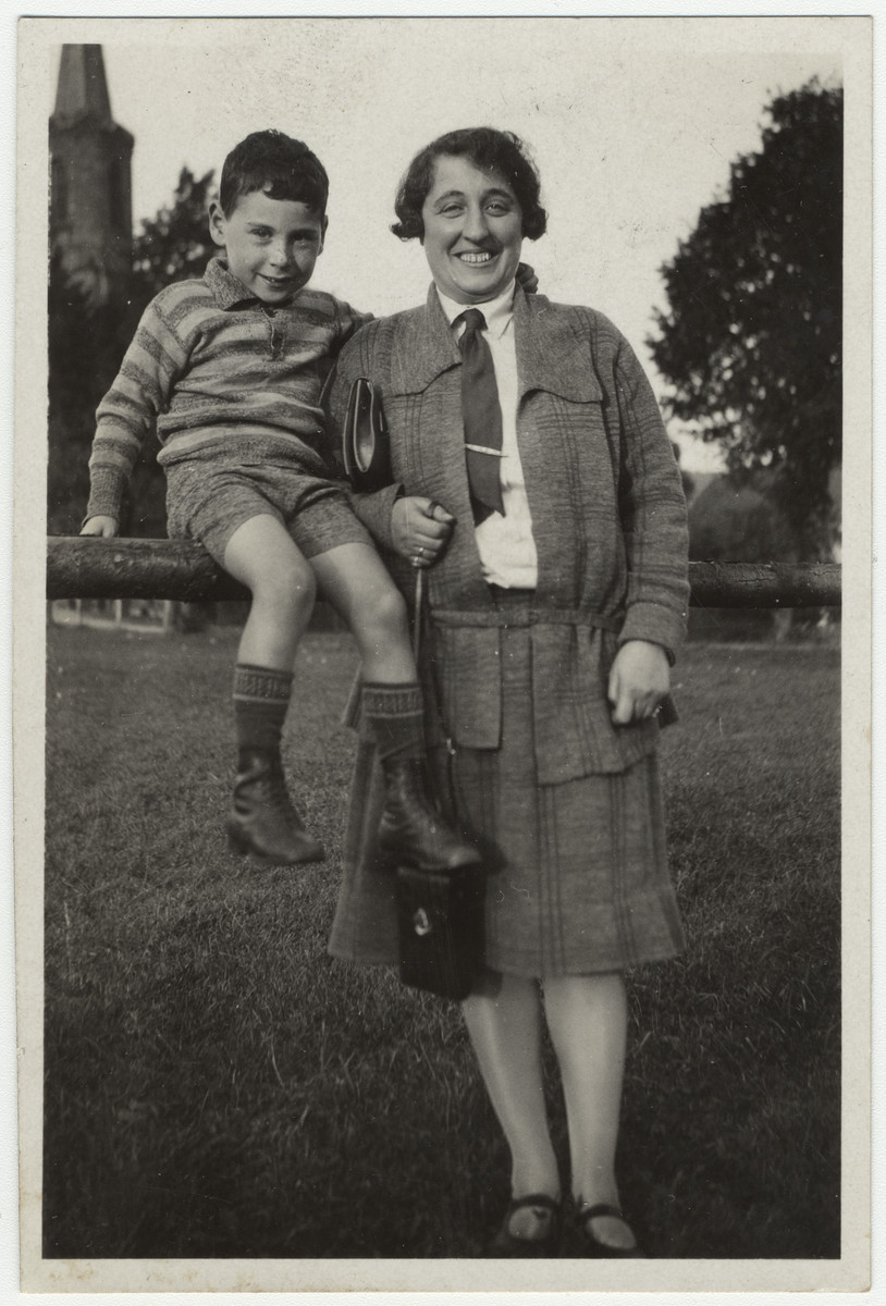 Close-up outdoor portrait of Alice and Paul Ehrenfield.