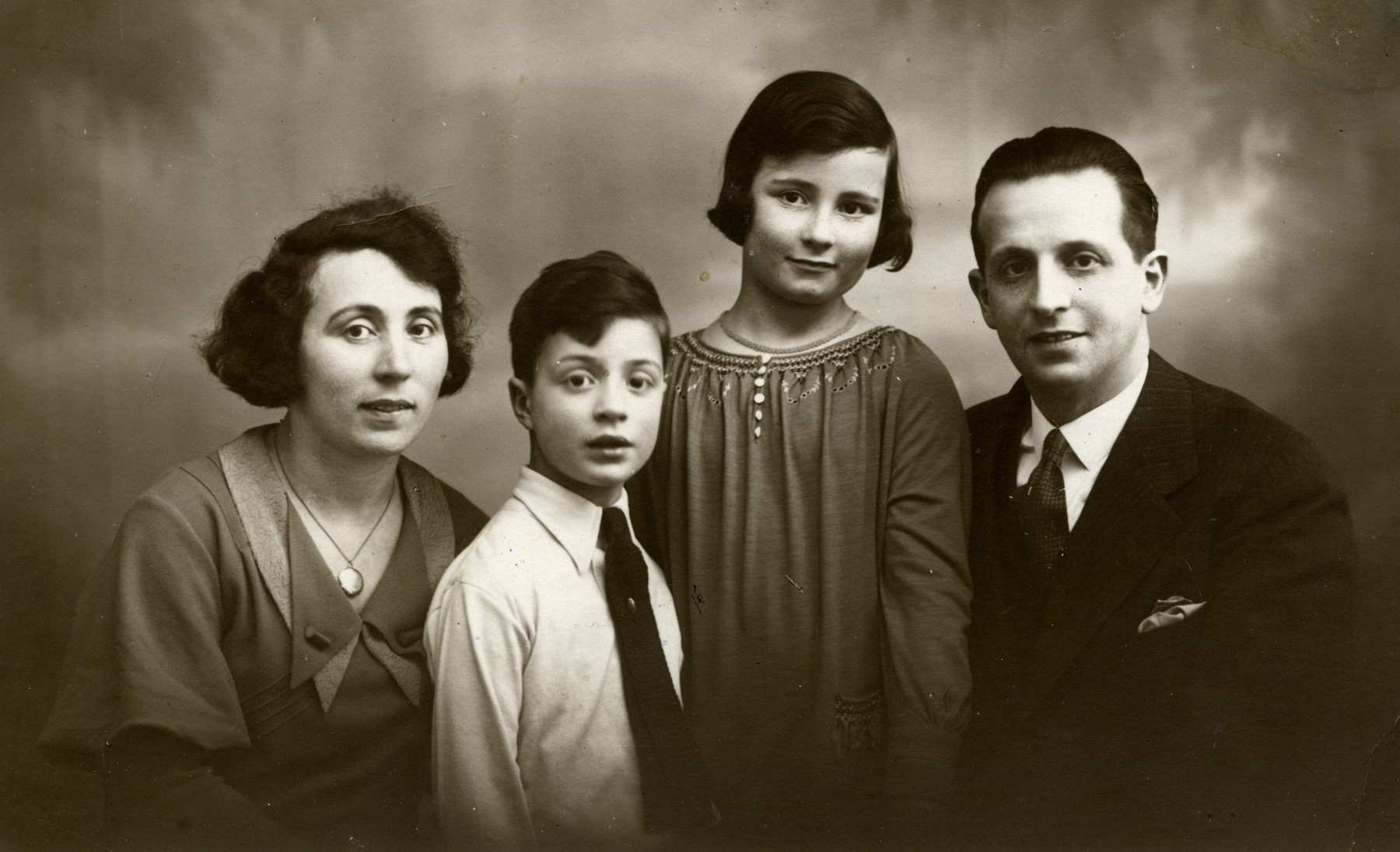 Jewish Family portrait 1937