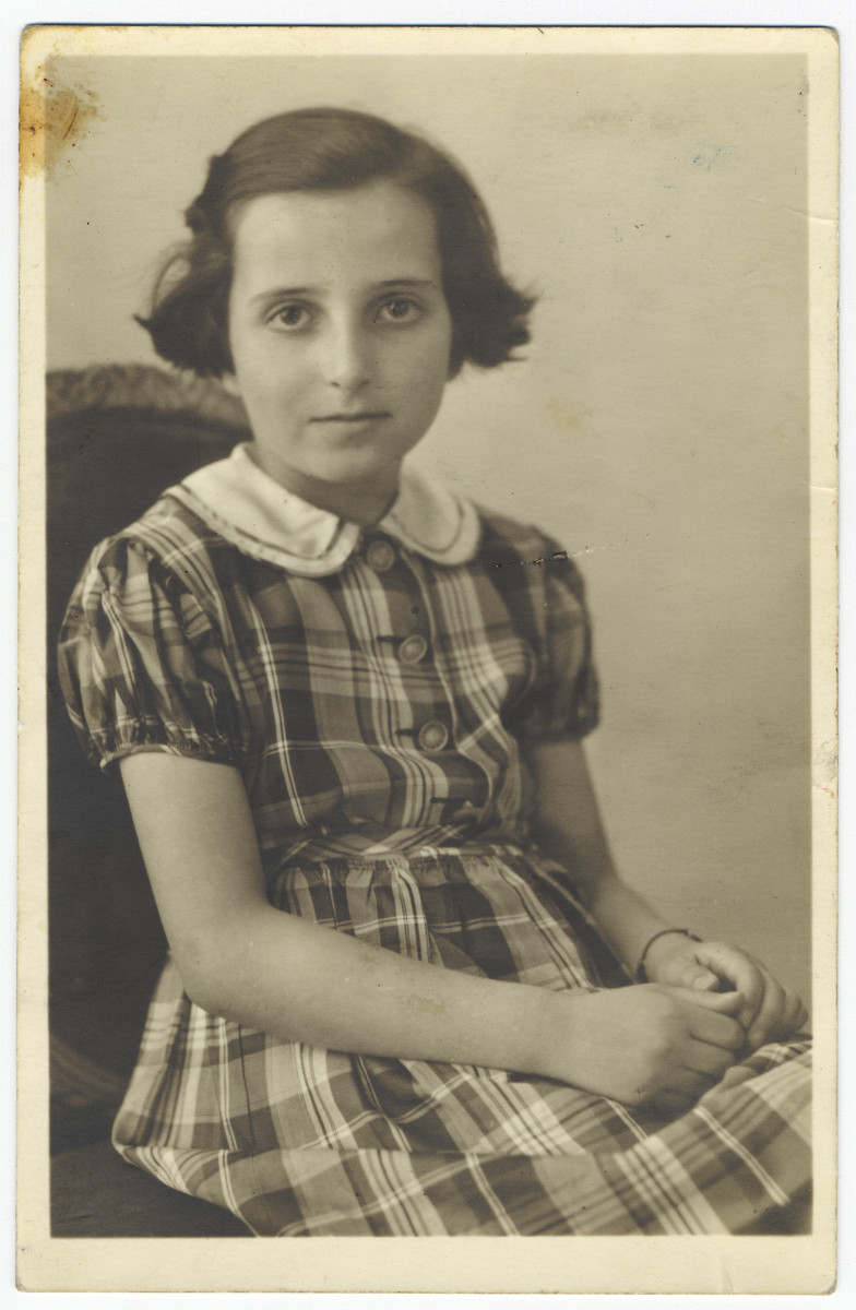 Studio portrait of a Jewish girl in Duesseldorf taken shortly before the start of World War II.

Pictured is Ursel Heineman.  Her fate is unknown.