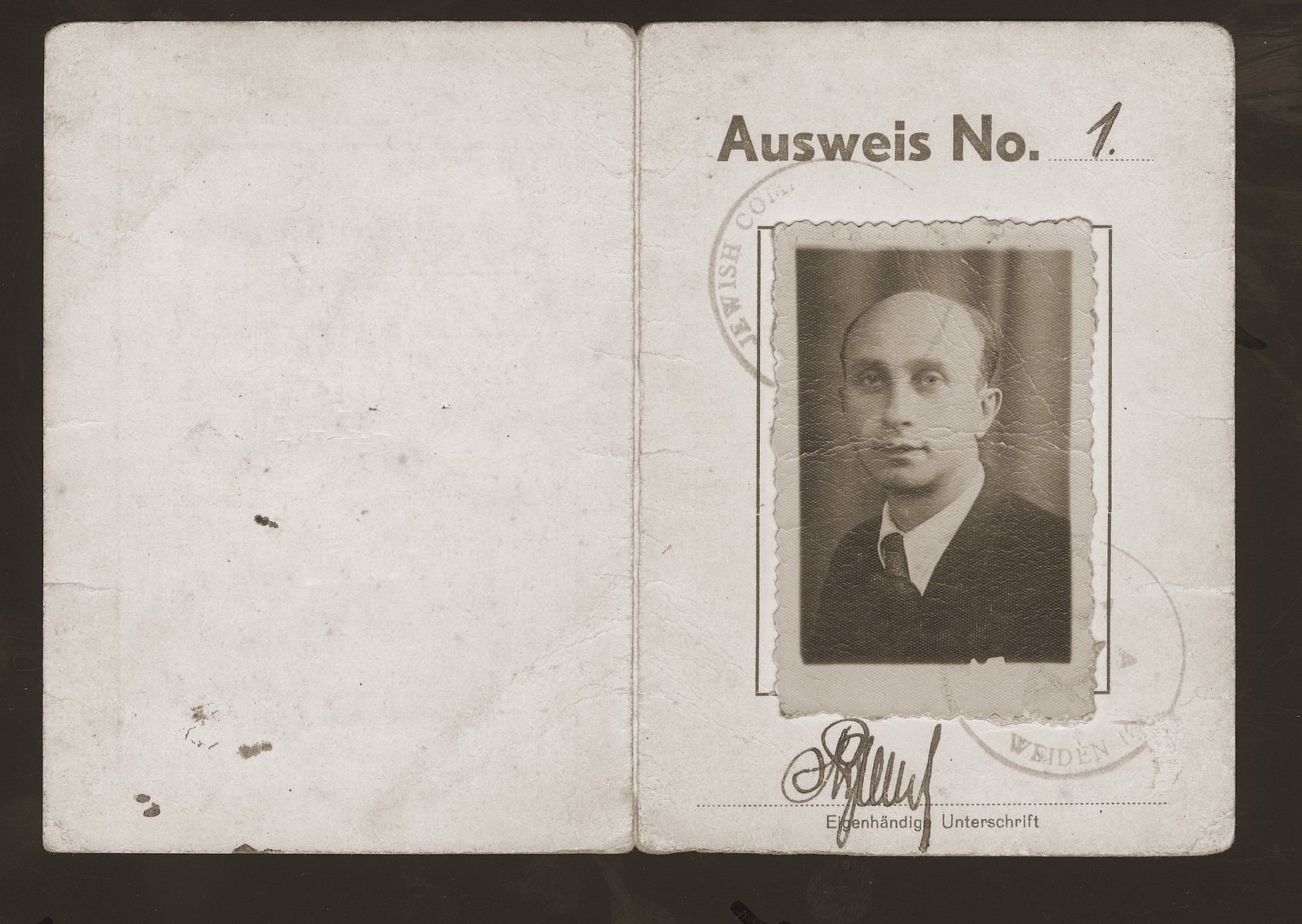 An identification card of Mates Billauer issued by the Military Government in Weiden.