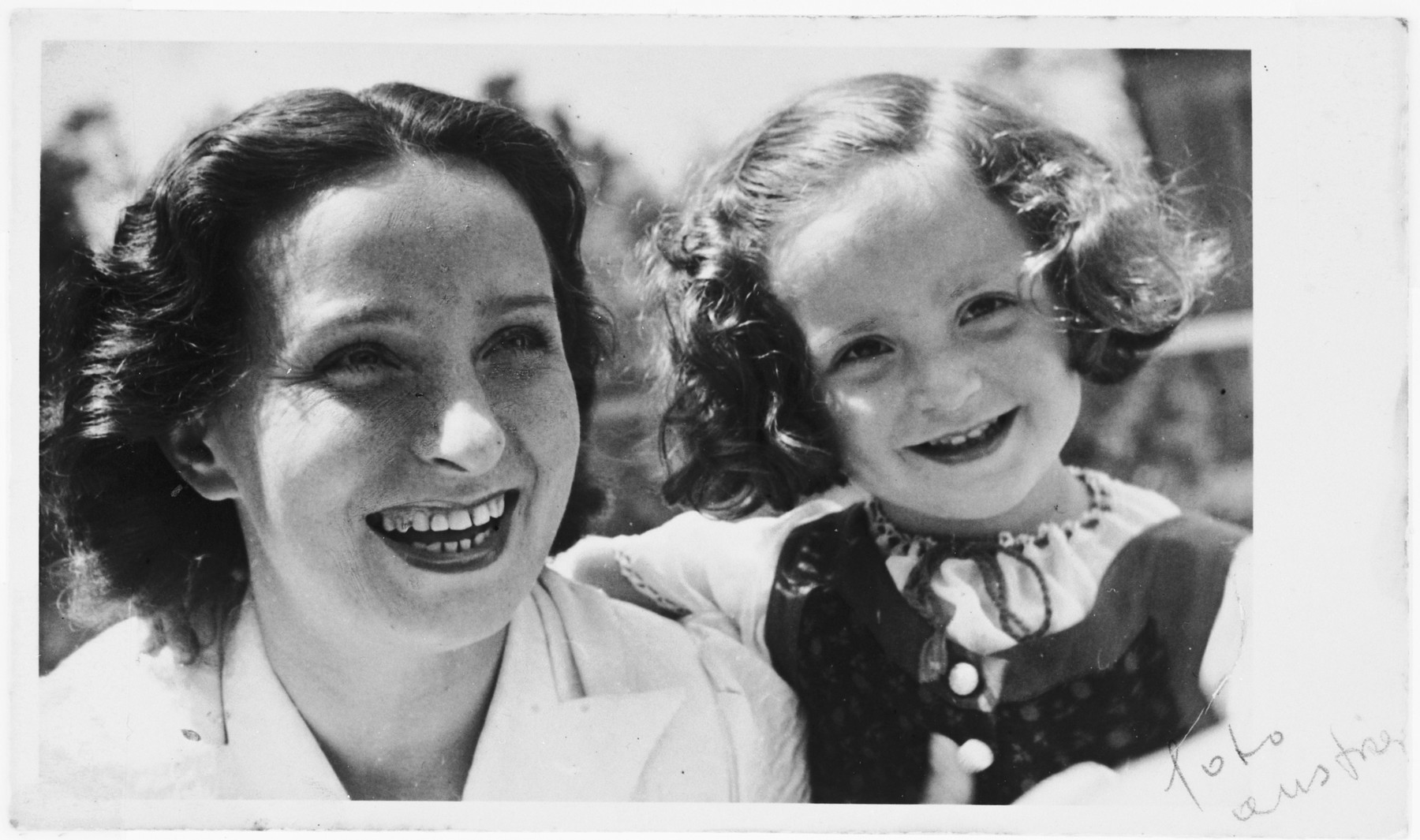 Rosmarie Schink and her daugher Julia.