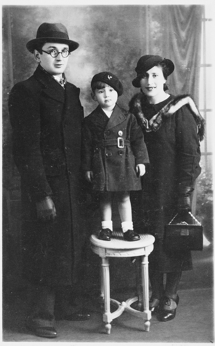 Prewar portrait of the Lichtenstein family.

Pictured are Menachem Mendel, Israel and Shifra Lichtenstein.