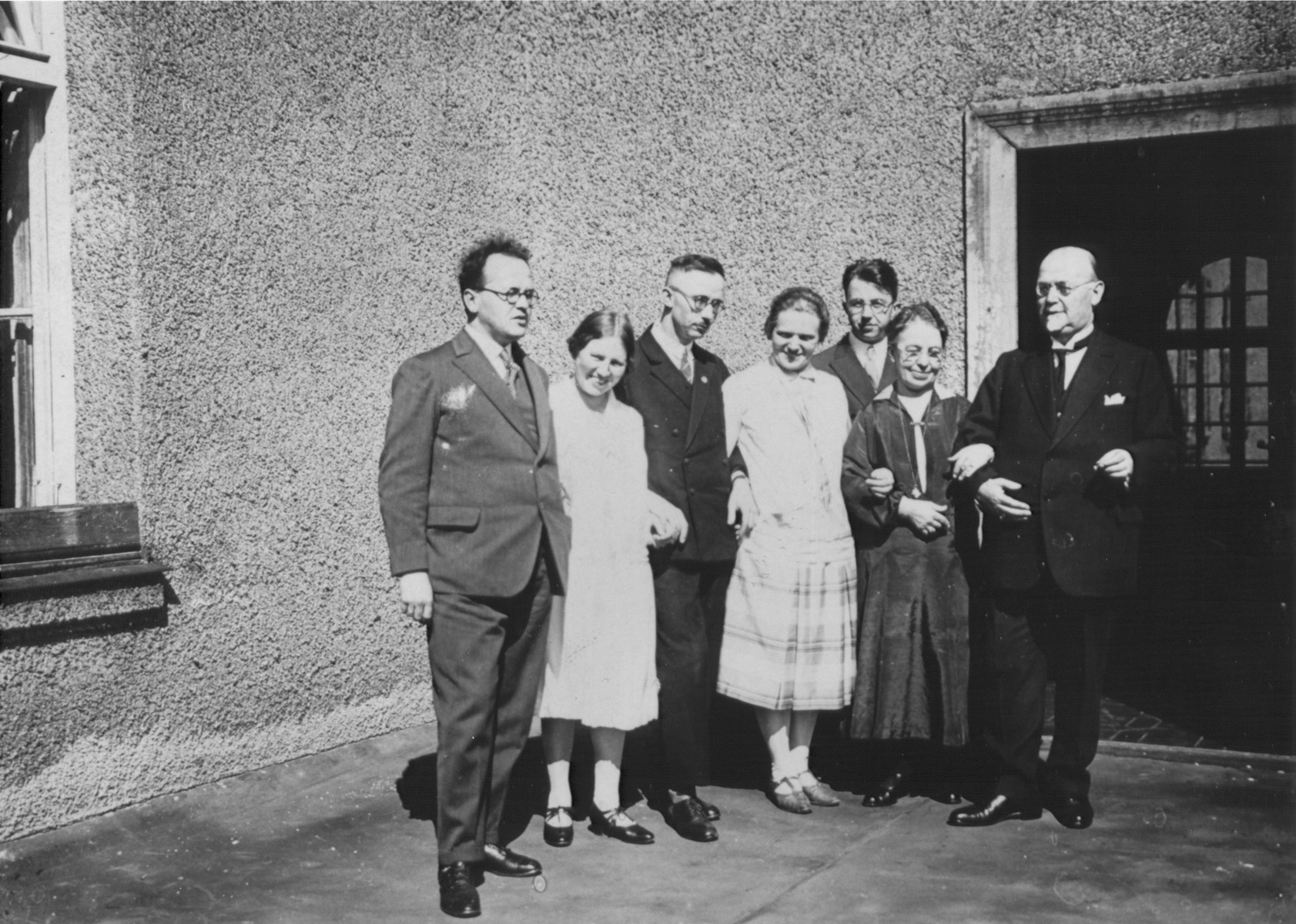 Group portrait of members of the extended Himmler family.

Pictured from right to left: Gebhard Himmler (Heinrich's father), Frau Himmler (Heinrich's mother), Ernst Himmler (Heinrich's brother), Margarete Himmler, Heinrich Himmler, fiance of Gebhard Himmler, Jr., and Gebhard Himmler, Jr. (Heinrich's brother).