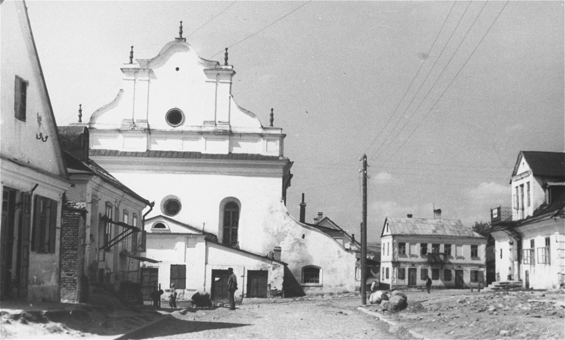 View of a street in Slonim which leads up to the main synagogue.
