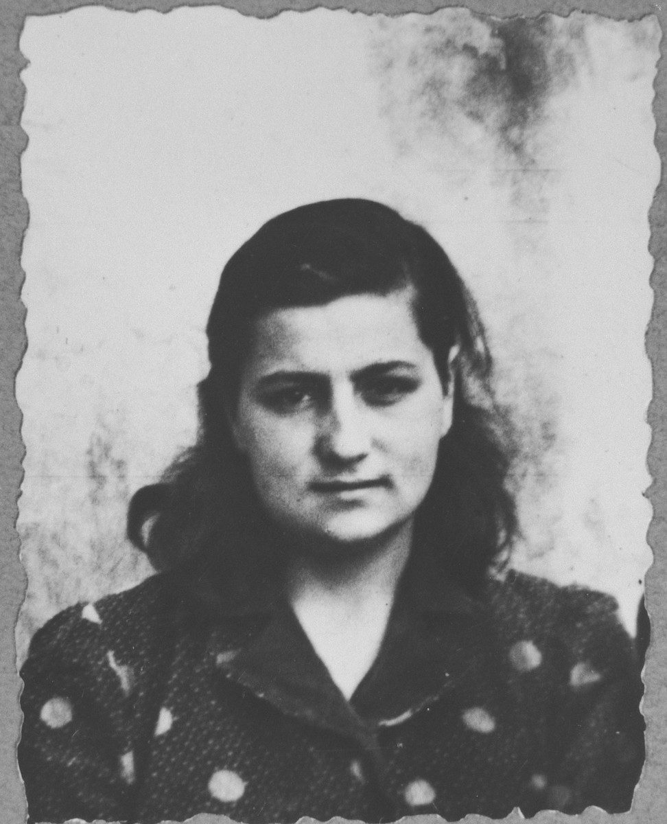 Portrait of Luna Ovadia, [wife of David Ovadia].  She lived at Gligora 25 in Bitola.