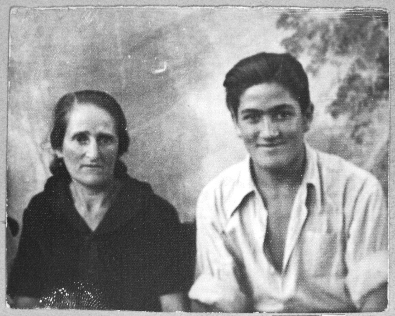 Portrait of Alegra Nissan, wife of Yakov Nissan, and Alberto Nissan, son of Yakov Nissan.  Yakov was a student.  They lived at Ferisovatska 34 in Bitola.