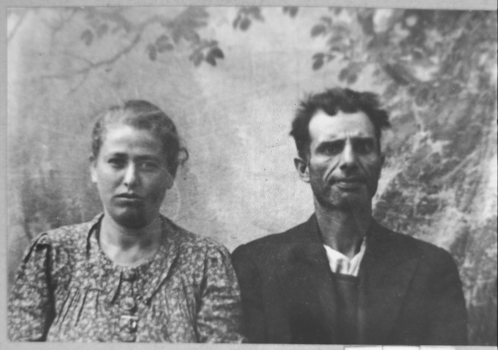 Portrait of Mois Nachmias and [his wife], Rahel.  Mois was a sackmaker.  They lived at Skopyanska 60 in Bitola.