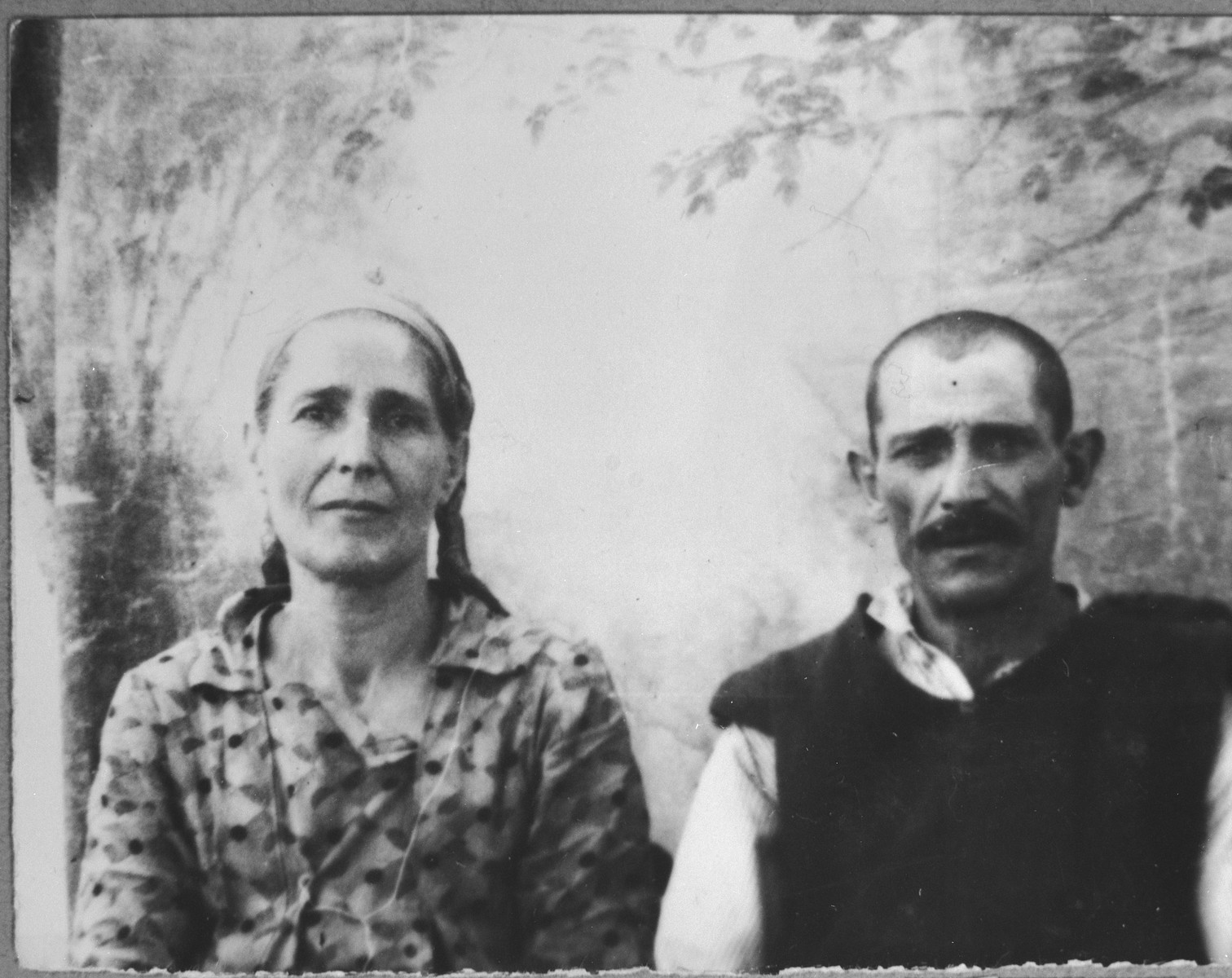 Portrait of David Pardo and his wife, Ester.  David was a porter and Ester, a laundress.  They lived at Sinagogina 6 in Bitola.