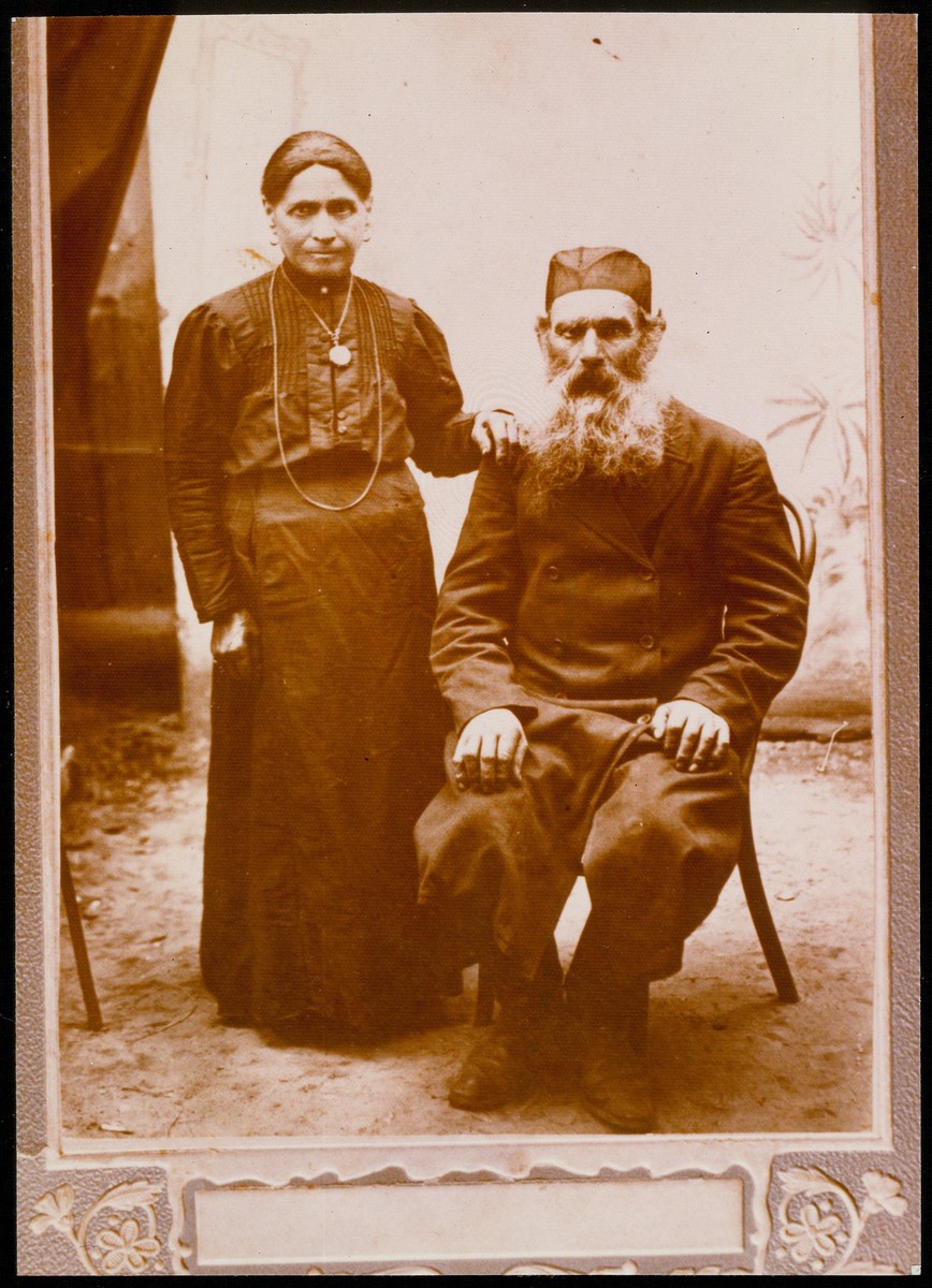 Studio portrait of an elderly, religious couple.

Shmuel and Dina (?) Ginunski were the grandparents of Luba Ginunski, the leading communist in Eisiskes.  They died before the war of natural causes.