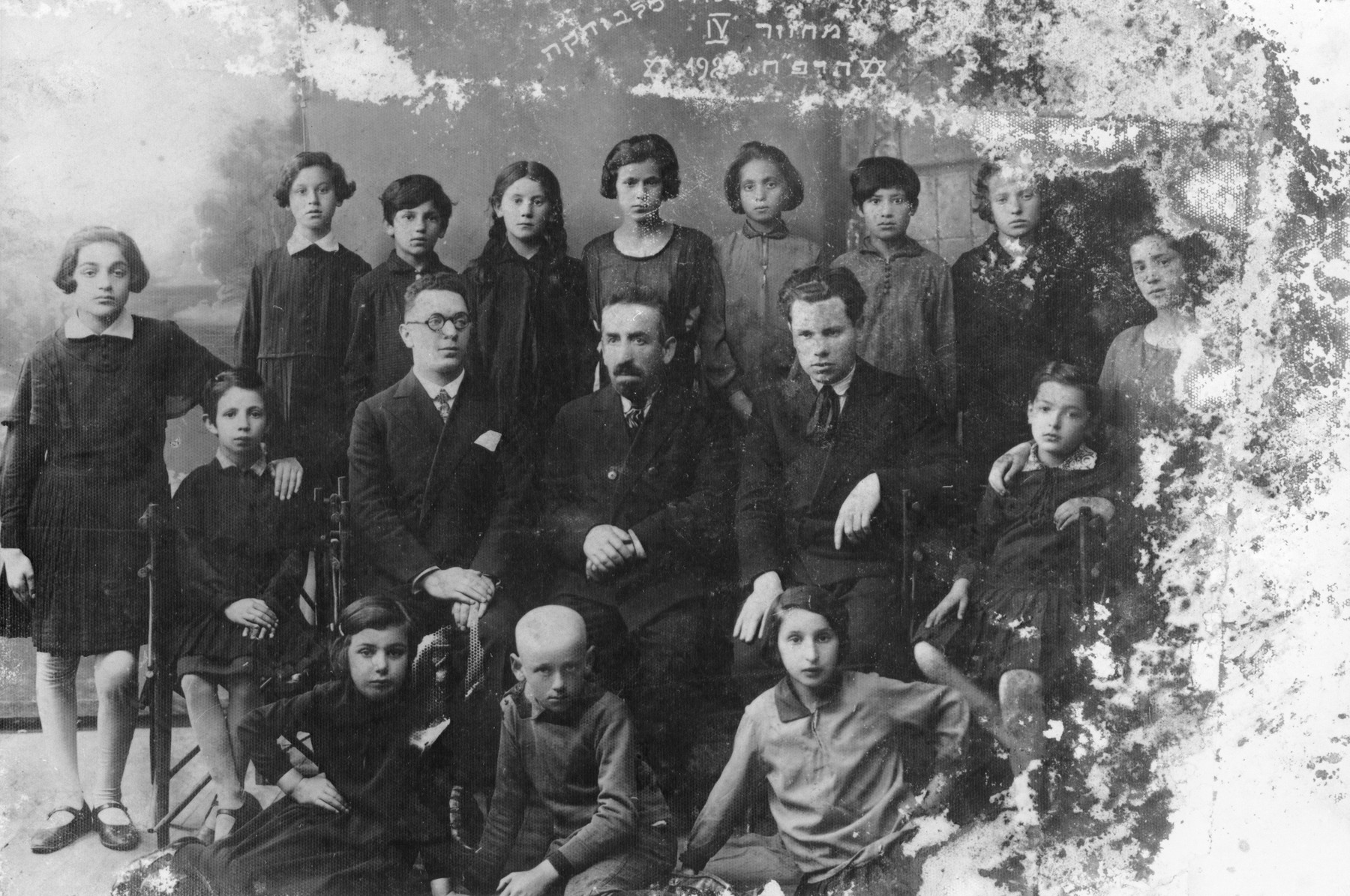 Group portrait of pupils and teachers in a Hebrew school in the Slobodka neighborhood of Kovno.

Among those pictured is Jacob Lifschitz, an art teacher (middle row, second from the right).