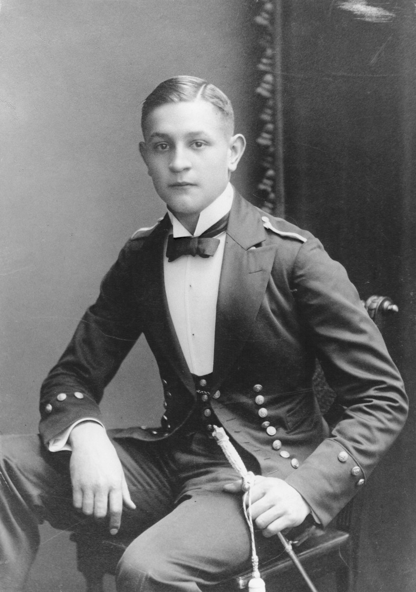 Portrait of Martin Niemoeller as a young cadet in the Flensburg-Muerwik Naval Academy.
