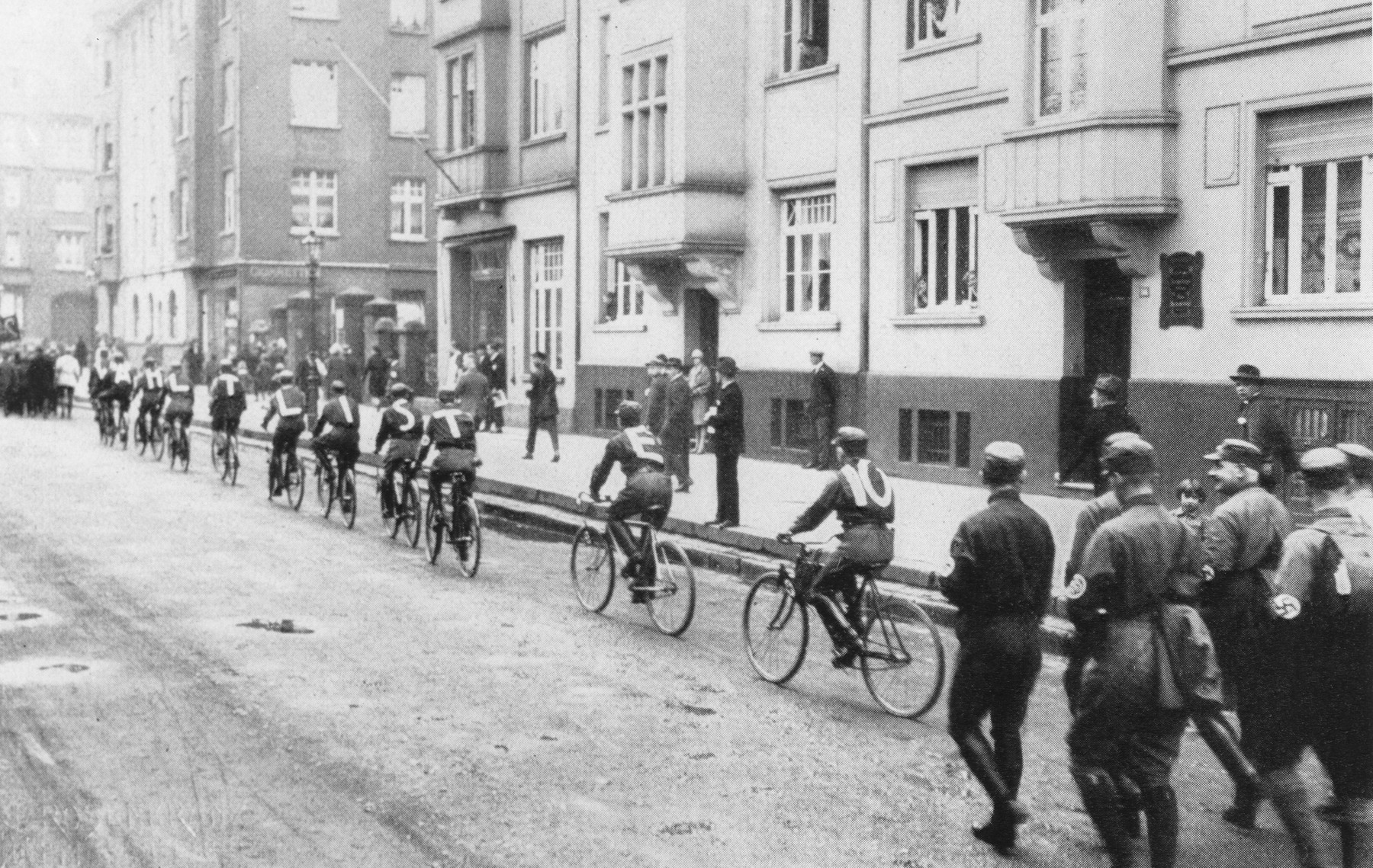 Members of the SA campaigning for the Nazi Party, which was named on the voting ballot as "List 10".