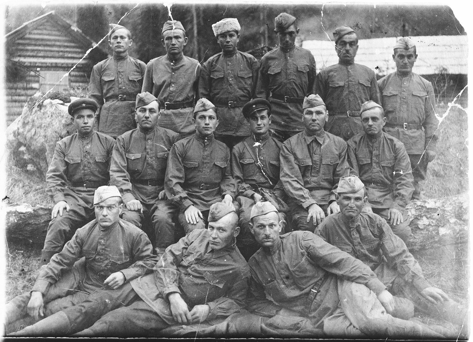 Group portrait of Soviet soldiers.

Among those pictured is Shlomo Rachmil (second row, third from the right).