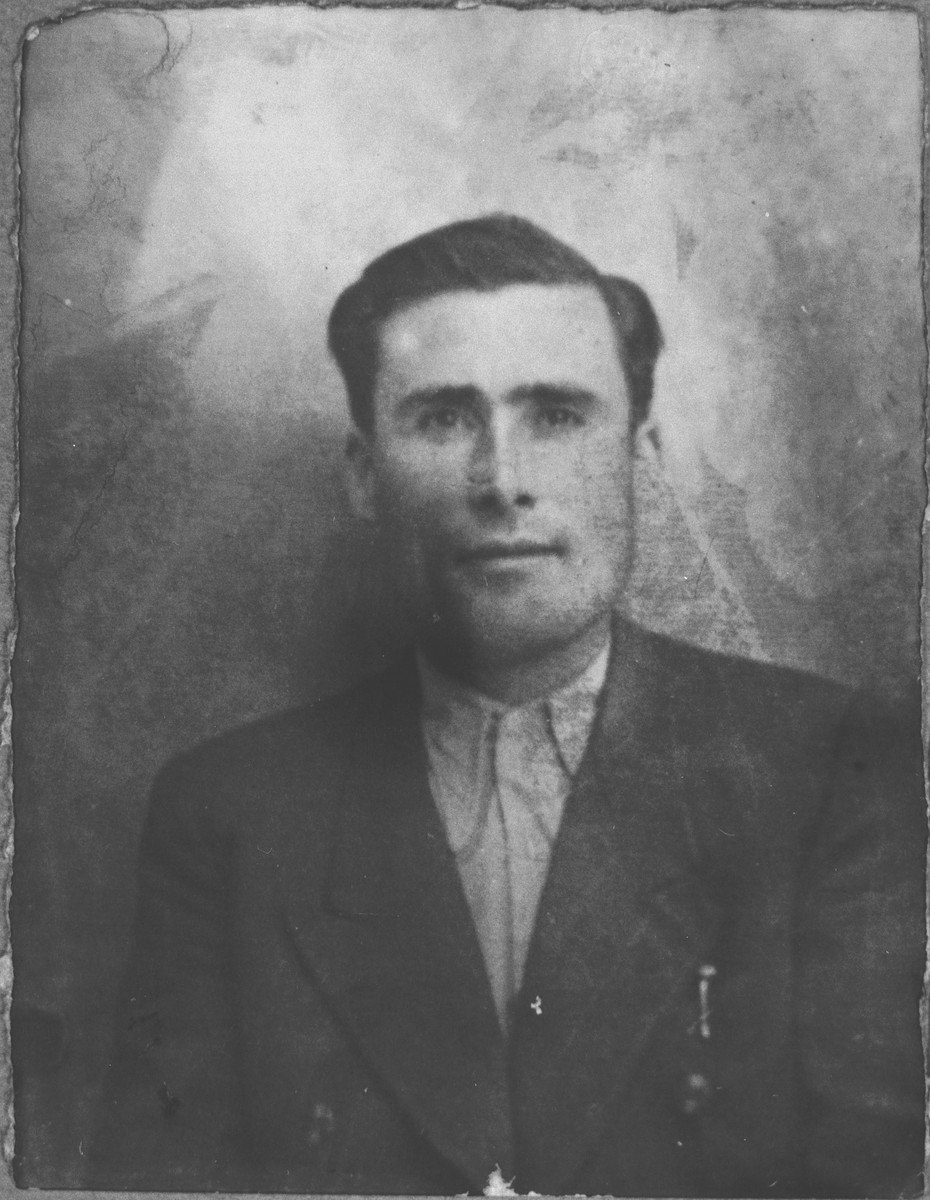 Portrait of Yakov Ischach, son of Isak Ischach.  He was a grocer.  He lived at Karagoryeva 95 in Bitola.
