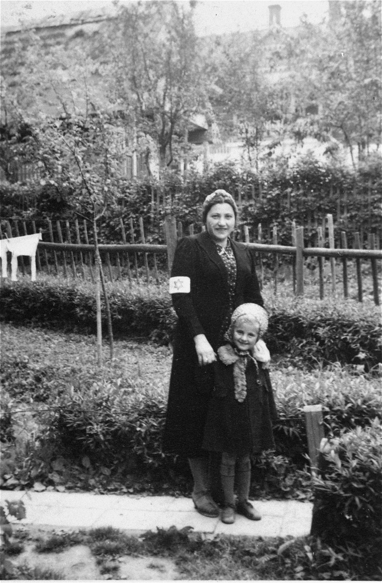 Feiga and Dorota Fischbein wearing armbands in the Iwonicz Zdroj ghetto.