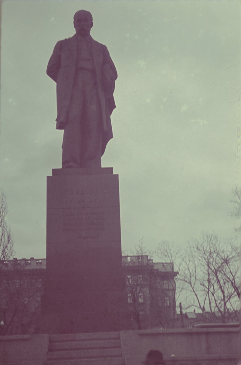 View of a statue photographed by Walter Genewein.