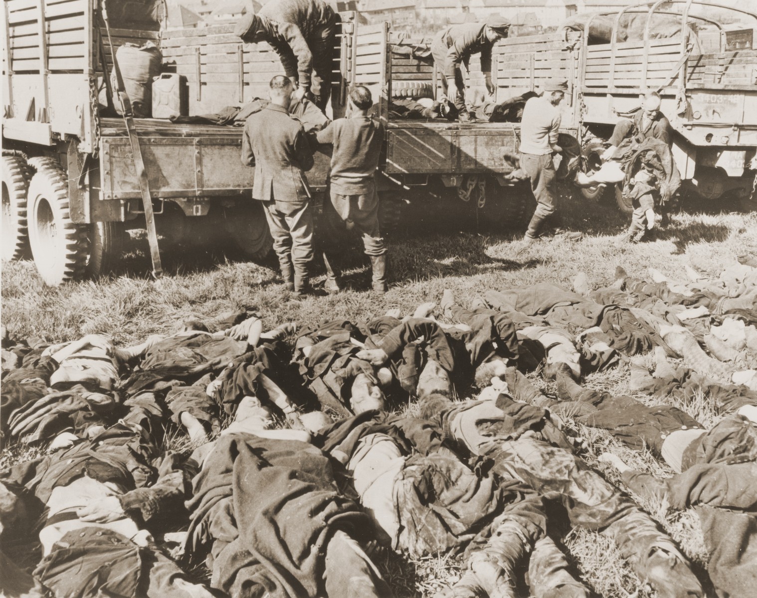 German POWs prepare to bury the bodies of 200 Soviet prisoners who perished in the Hemer POW camp.