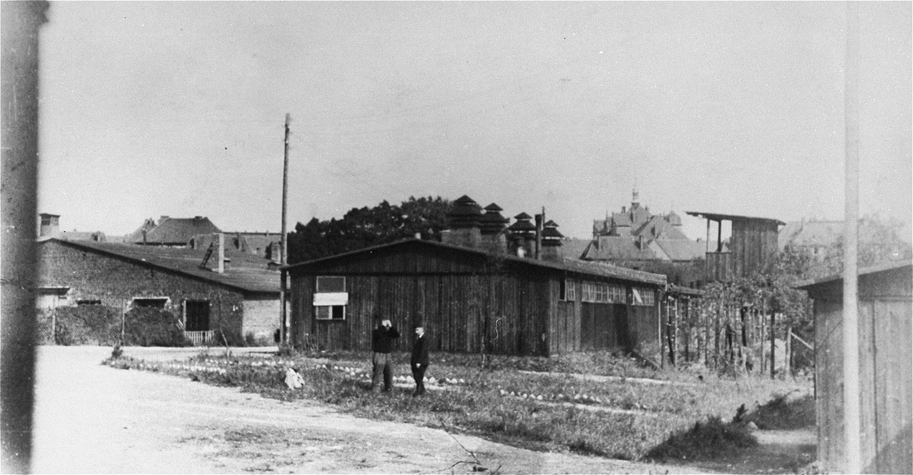 Leon Greenwald (right) and his brother in the Biesnitzer Grund (Goerlitz) concentration camp, a sub-camp of Gross-Rosen.